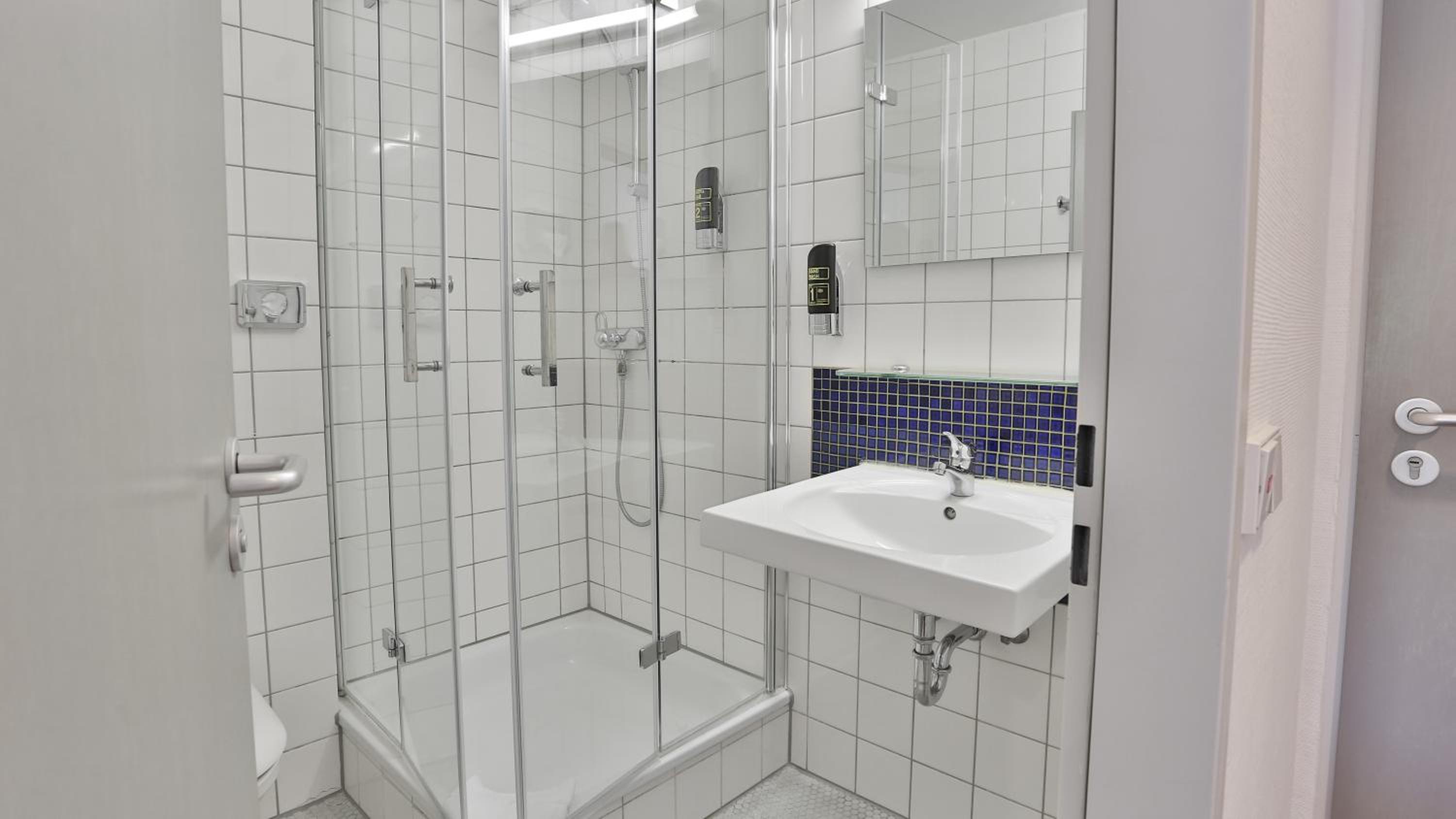 Single Room photo 2