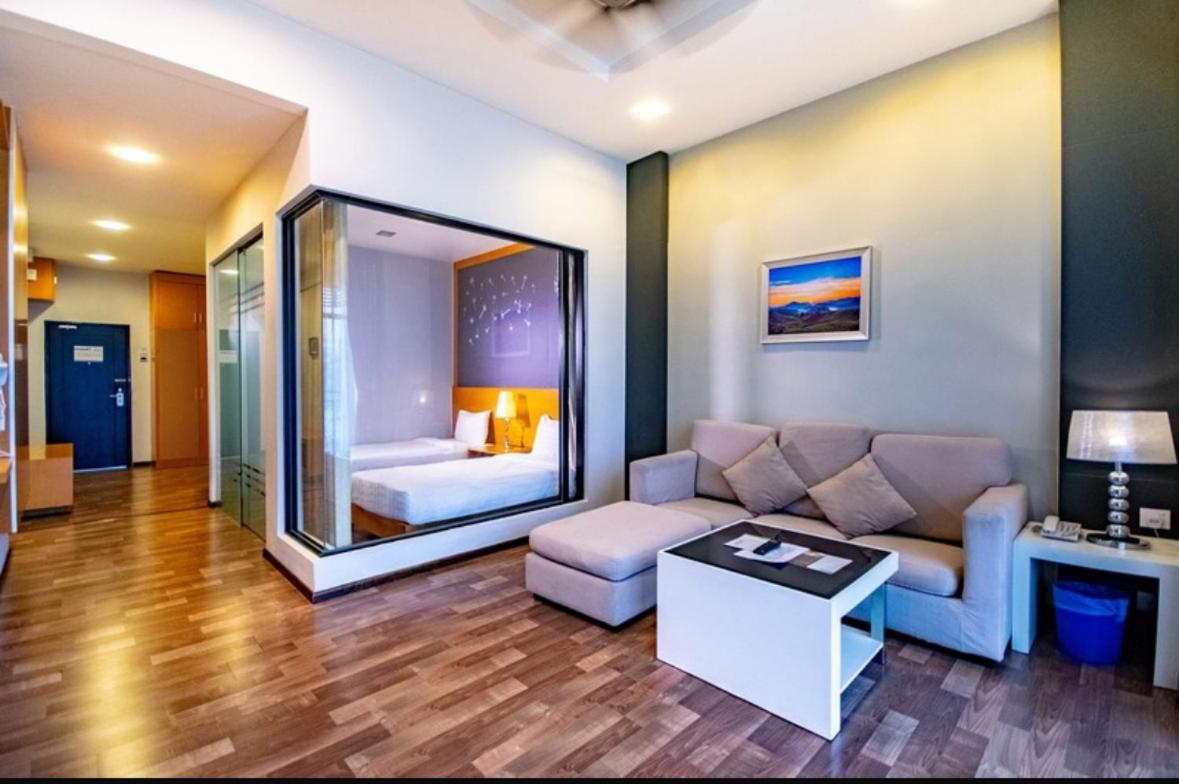 Twin Room with Balcony photo 3