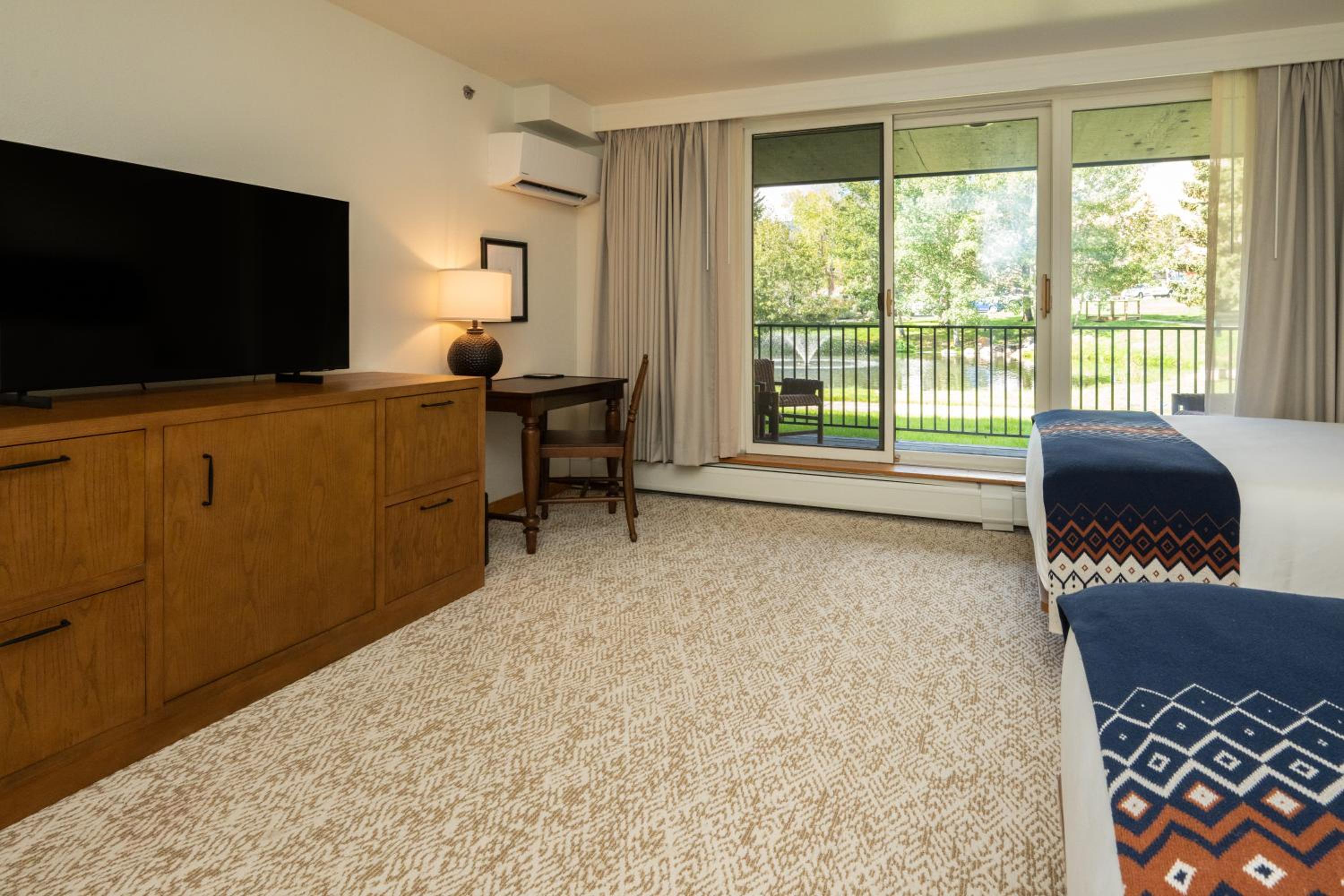 Queen Room - Disability Access photo 3