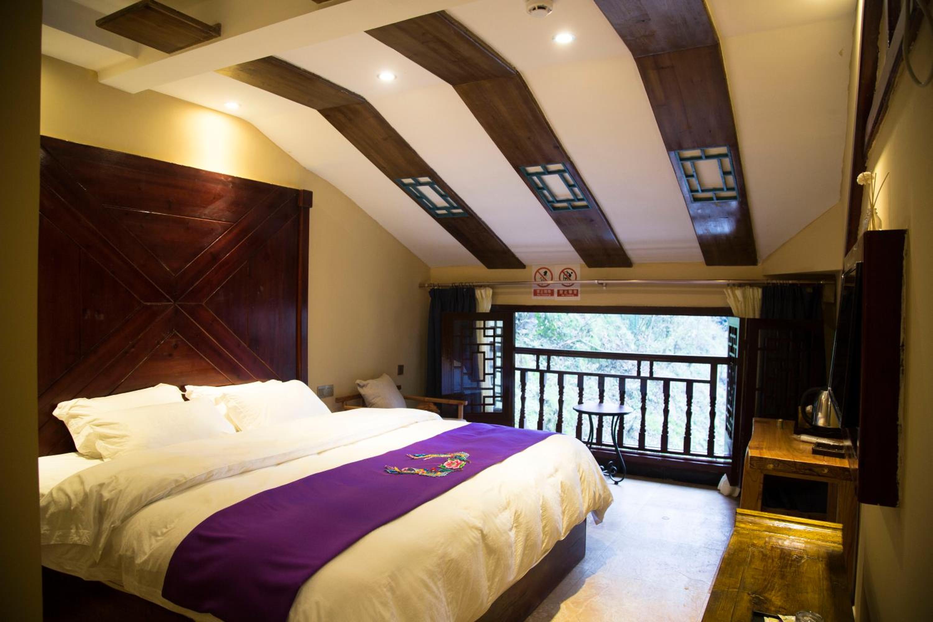 King Room with Lake View photo 1