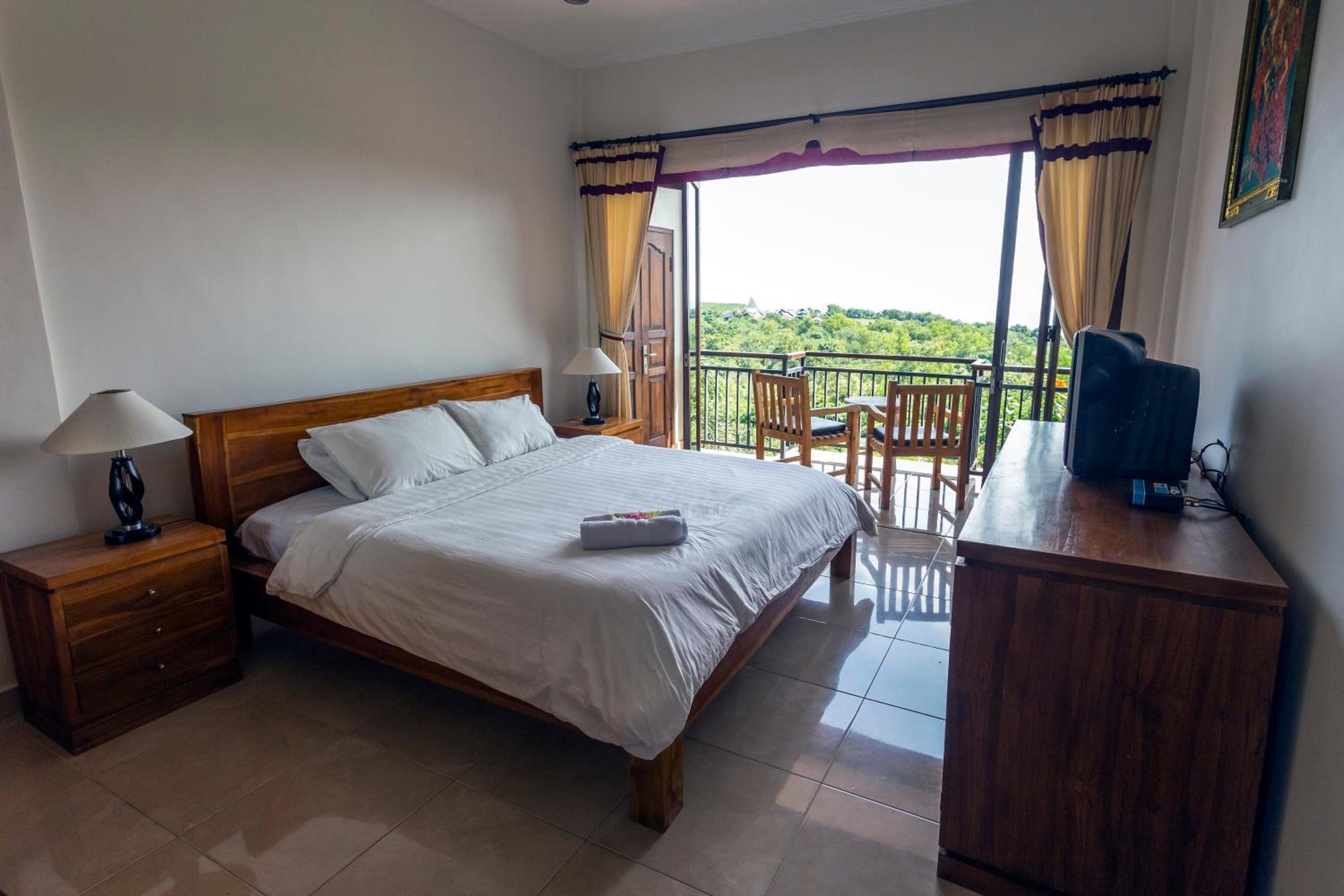 Deluxe Double or Twin Room with Balcony - Photo 8