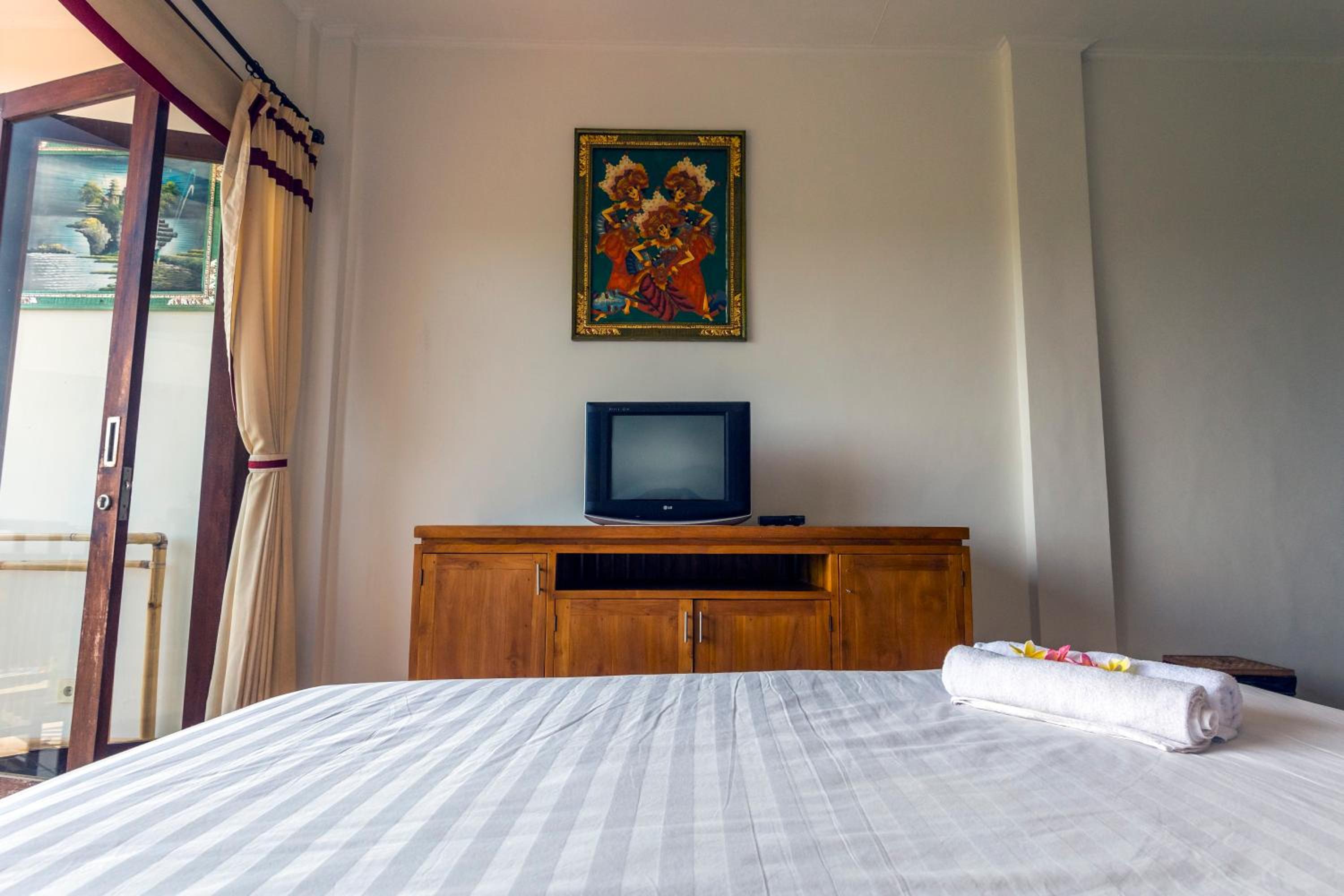 Deluxe Double or Twin Room with Balcony - Photo 1