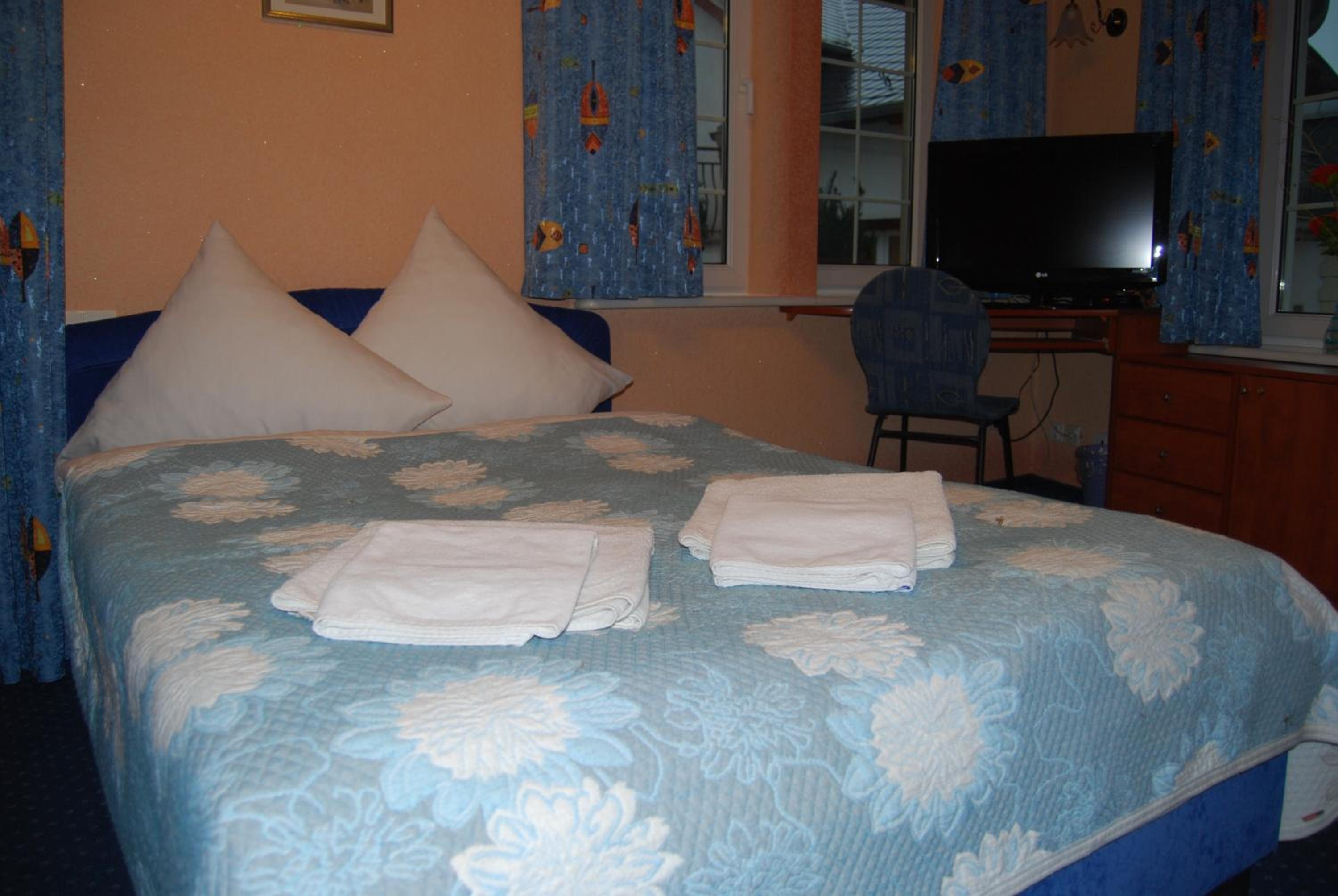 Double Room with Sea View - Photo 10
