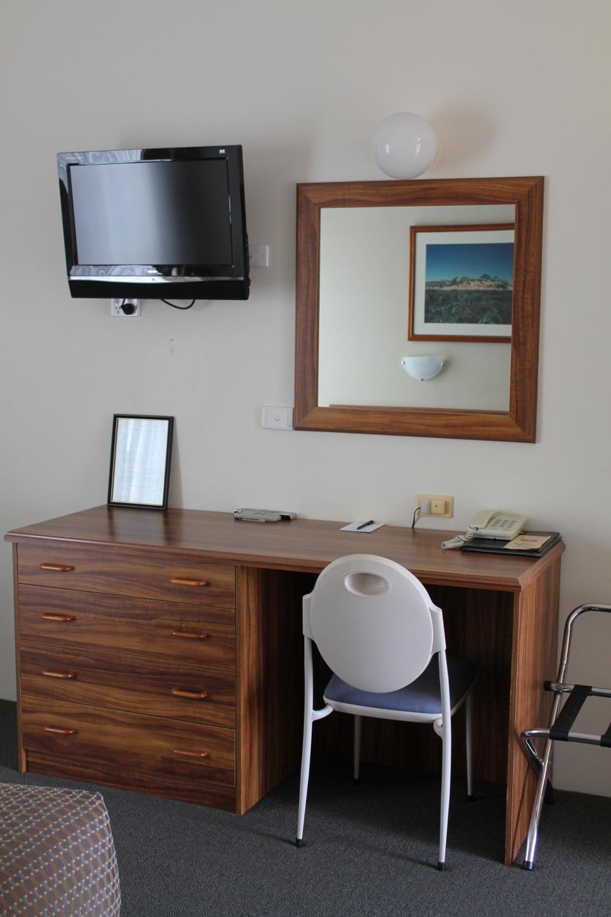 Queen Room - Disability Access photo 3