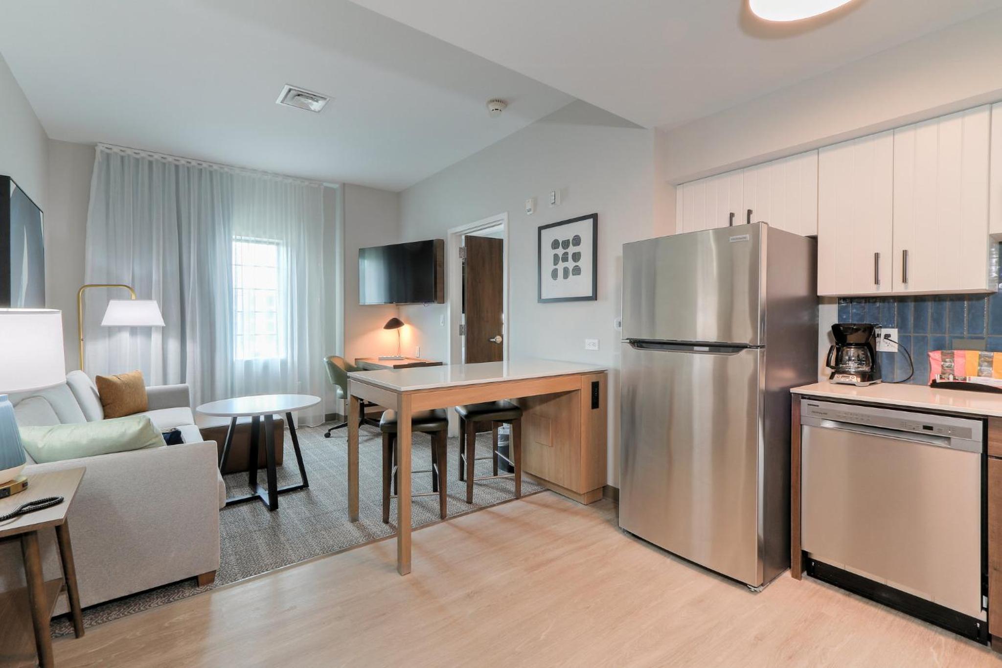 Premium Suite - Photo 10