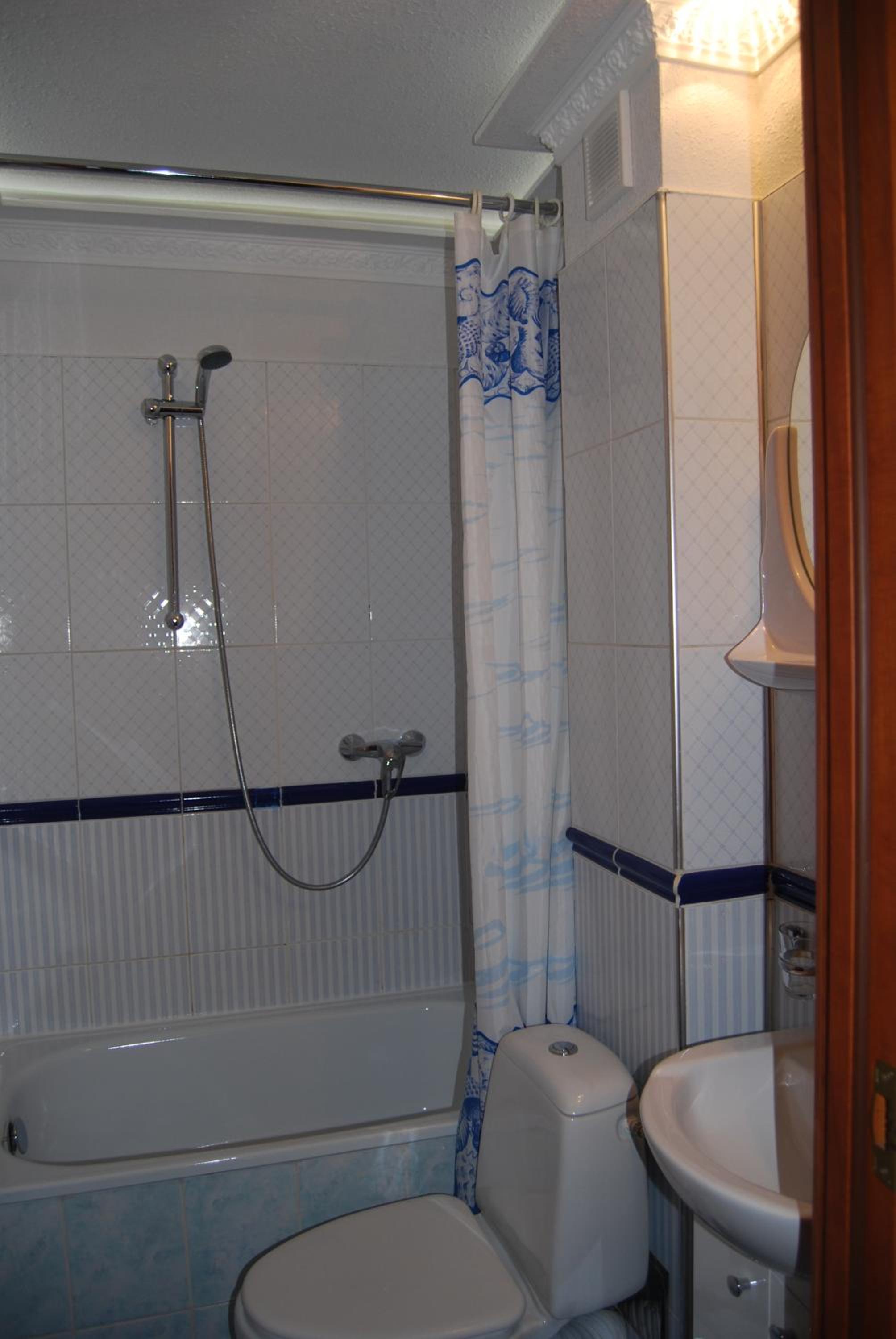 Double Room with Sea View - Photo 8