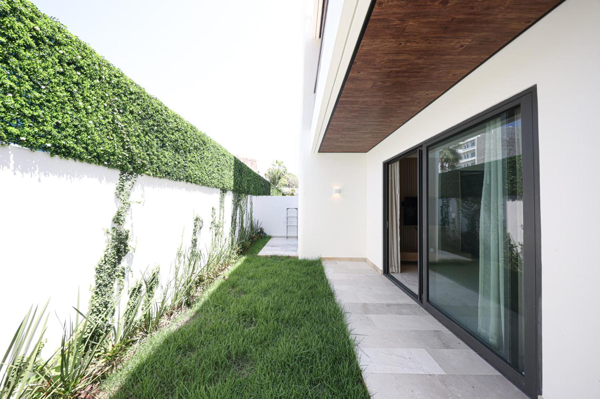 One-Bedroom Apartment with Garden photo 3