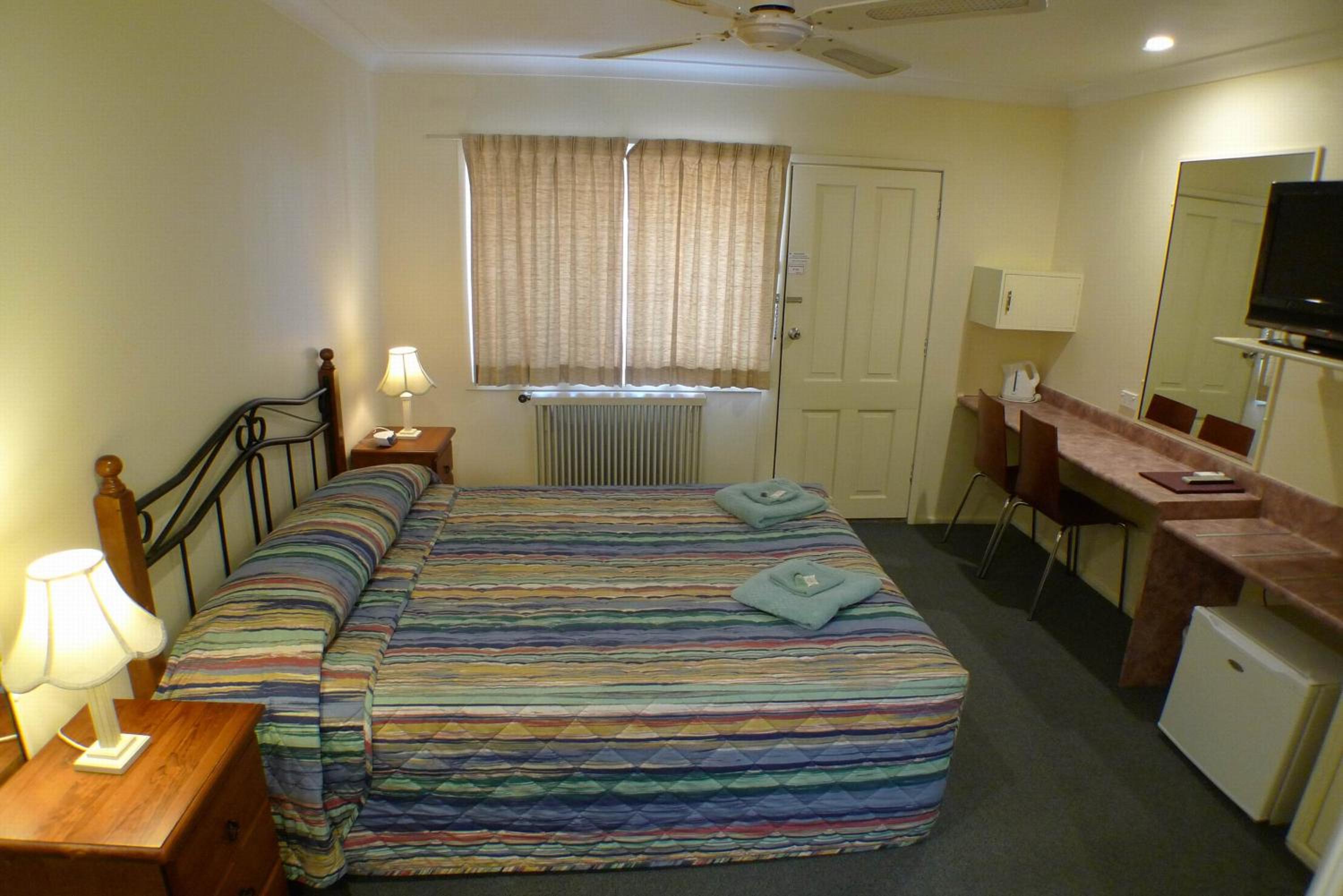 Queen Room photo 1