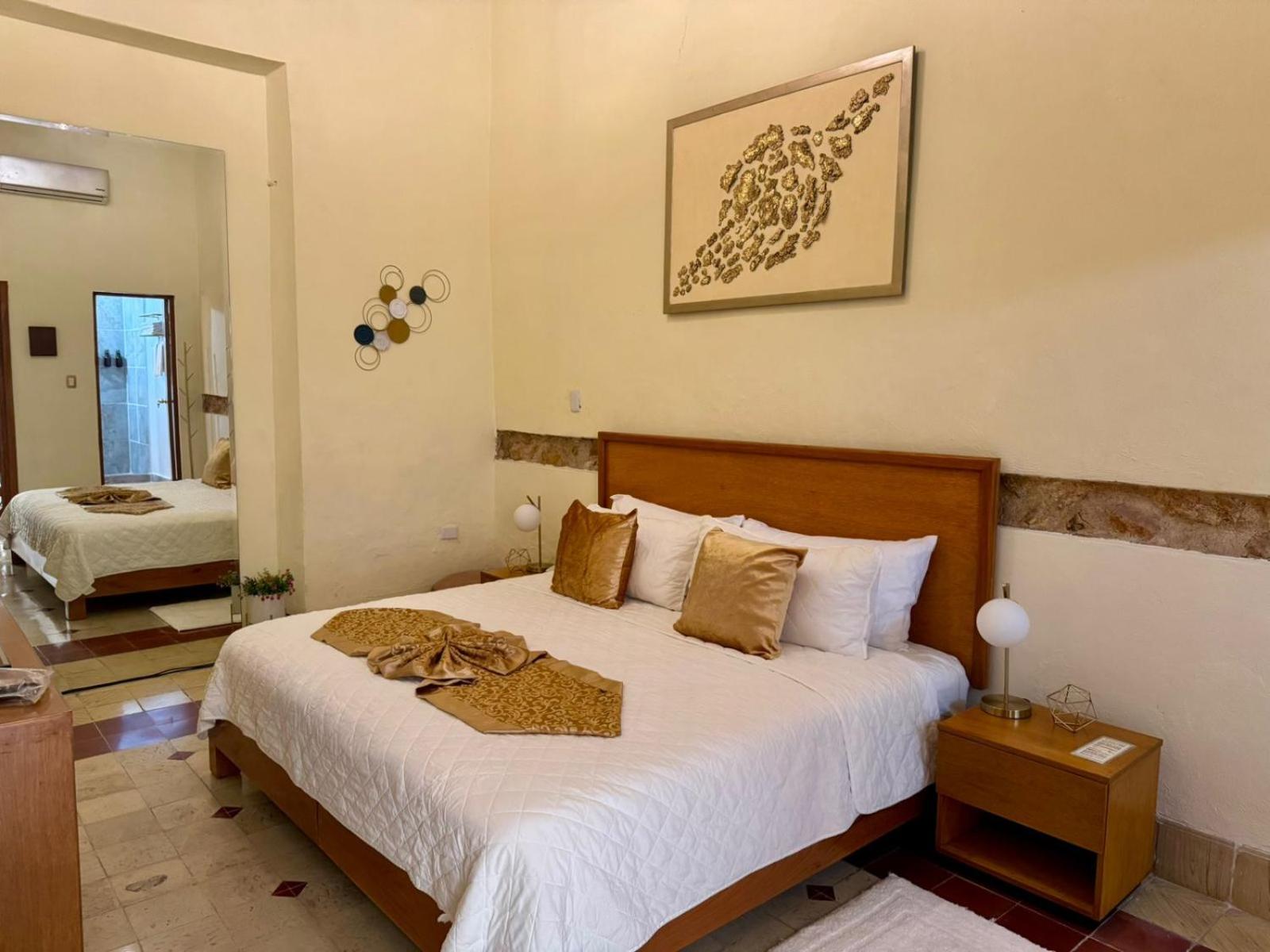 Deluxe King Room photo 1