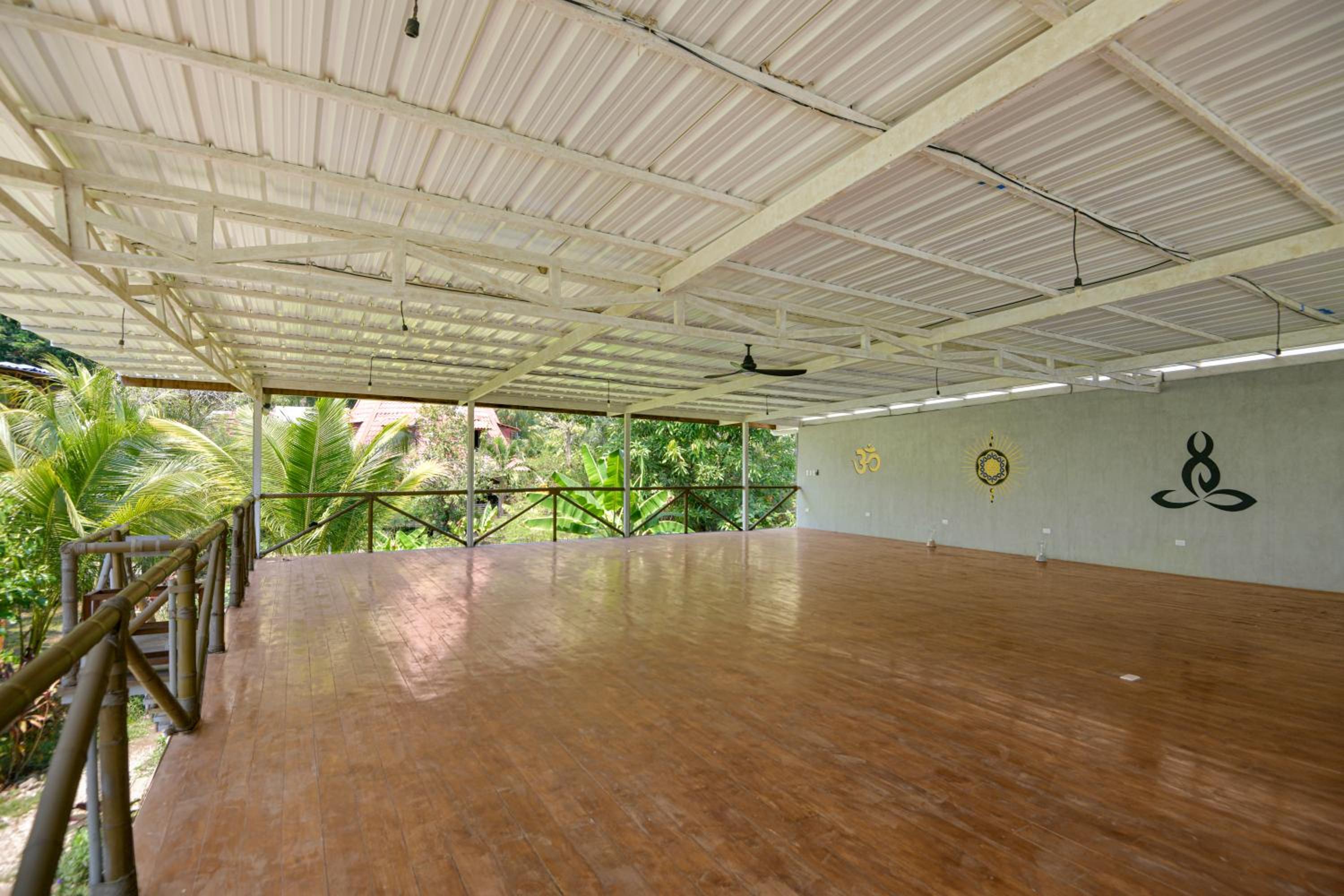 Two-Bedroom Deluxe Apartment with Garden View