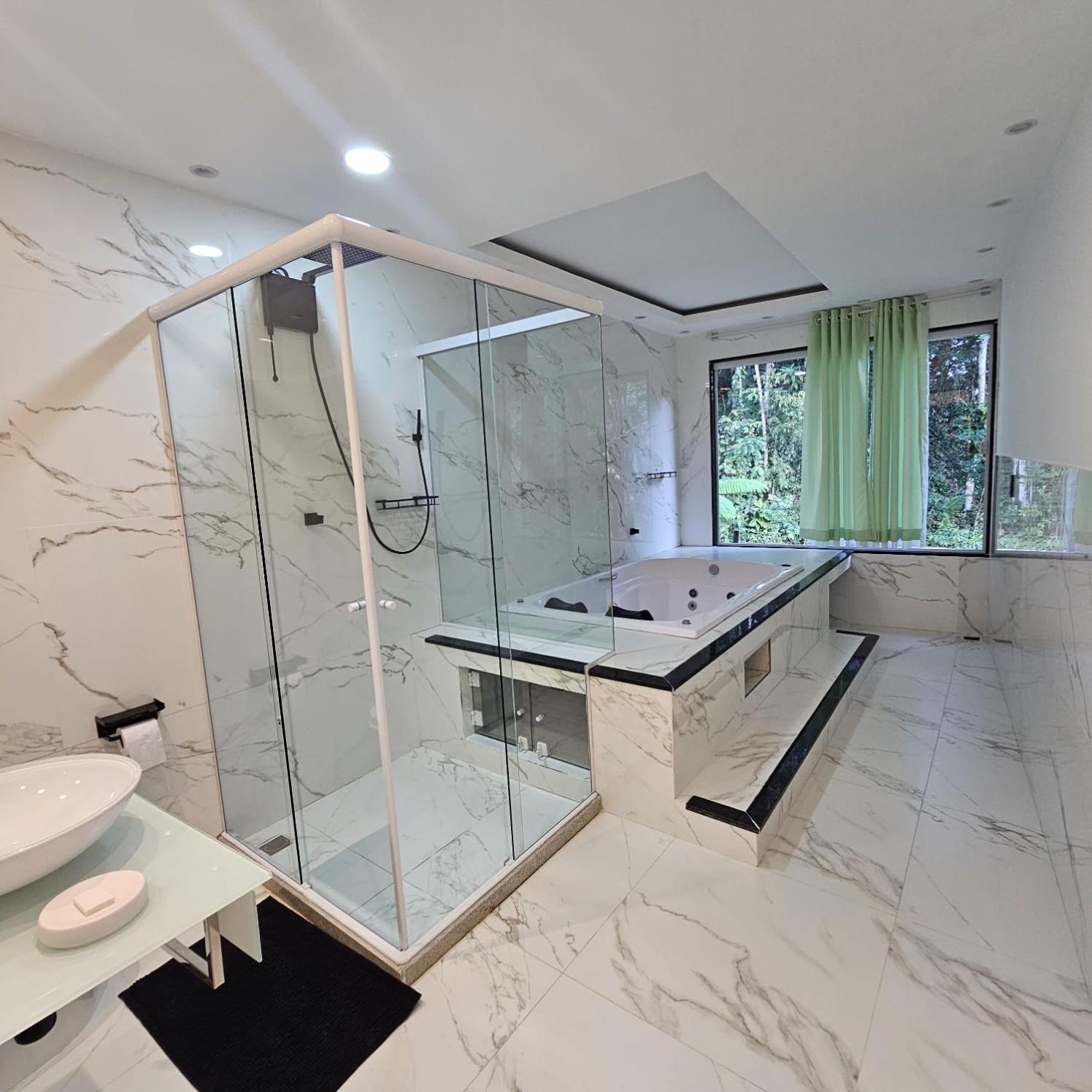 Queen Room with Spa Bath photo 2