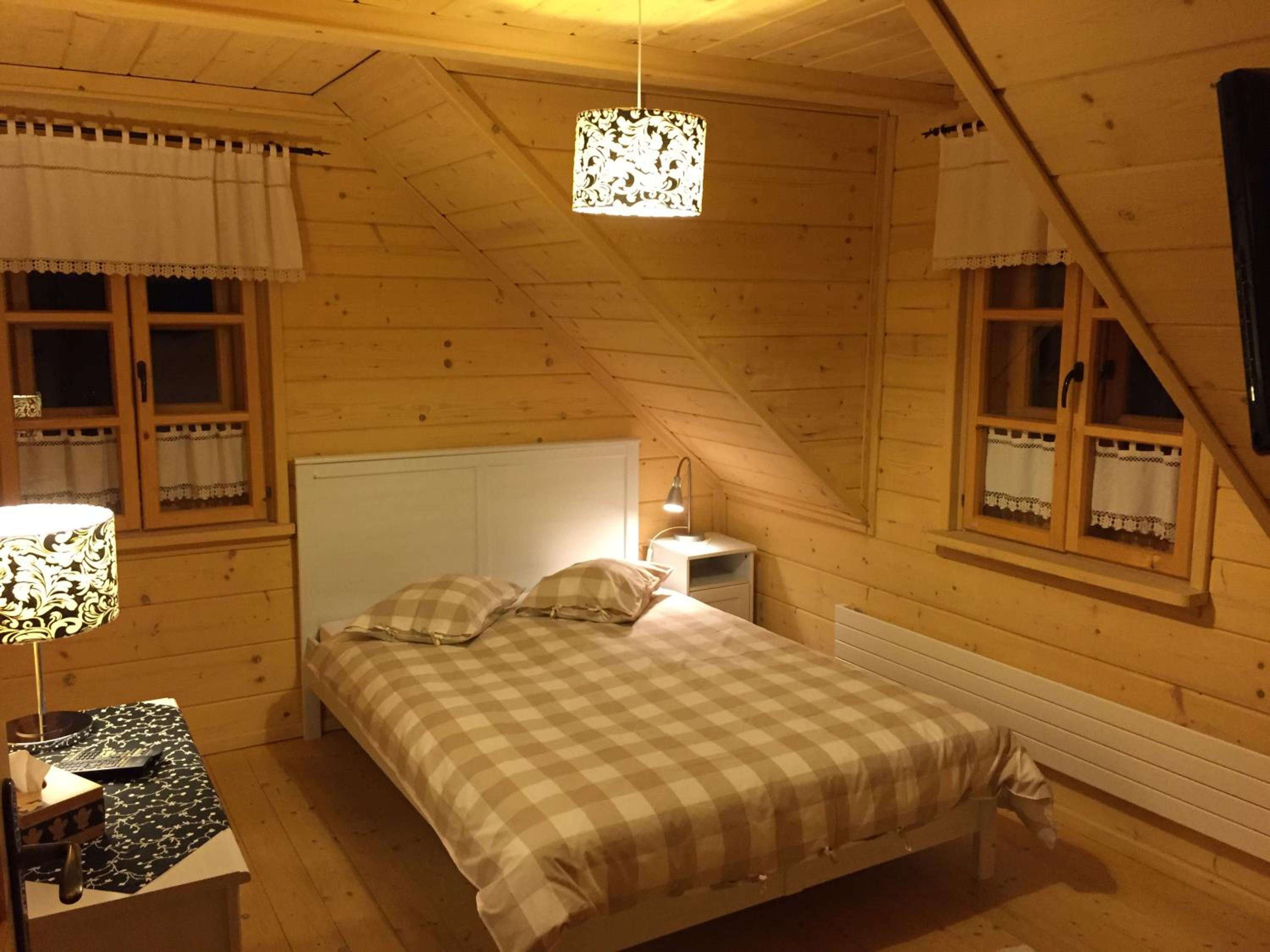 Five-Bedroom House photo 1