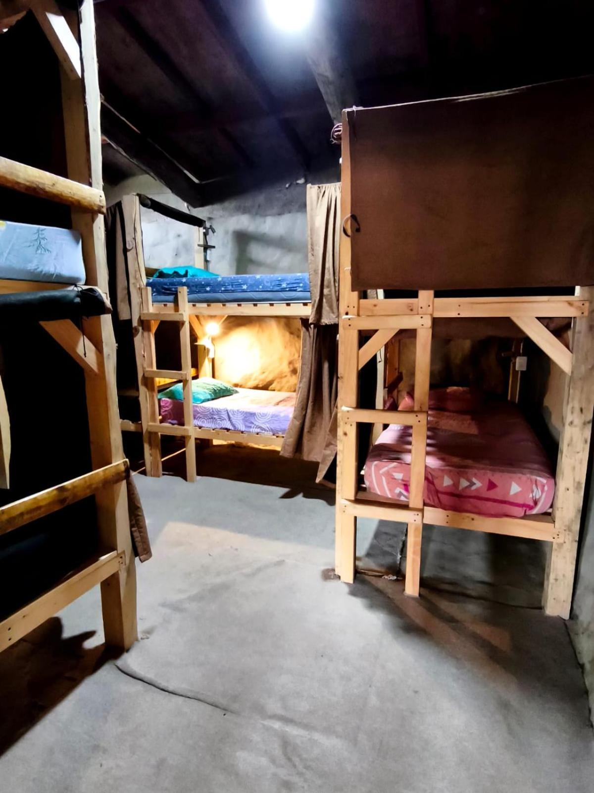 10-Bed Mixed Dormitory Room photo 2