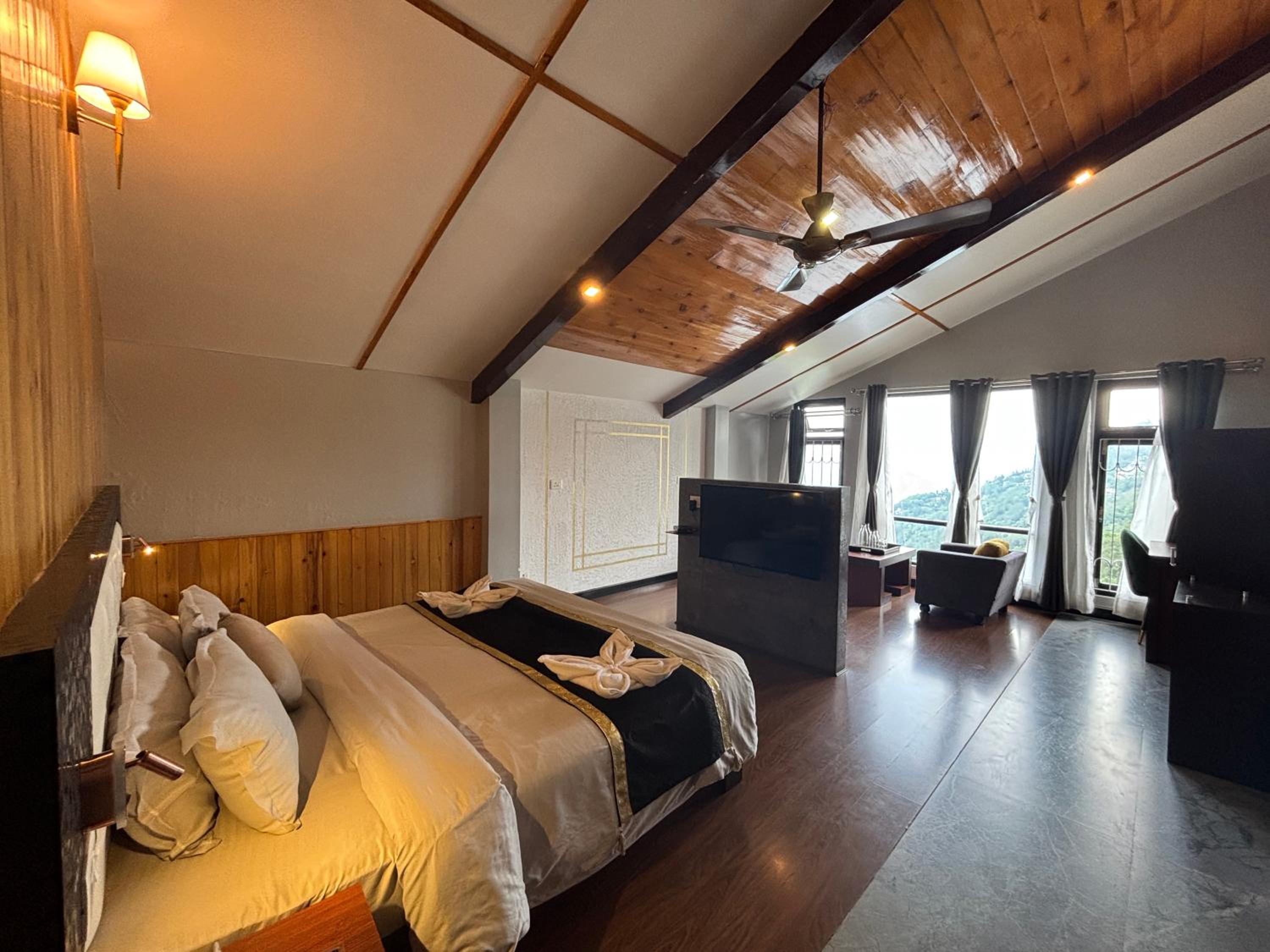 King Room with Mountain View - Photo 3