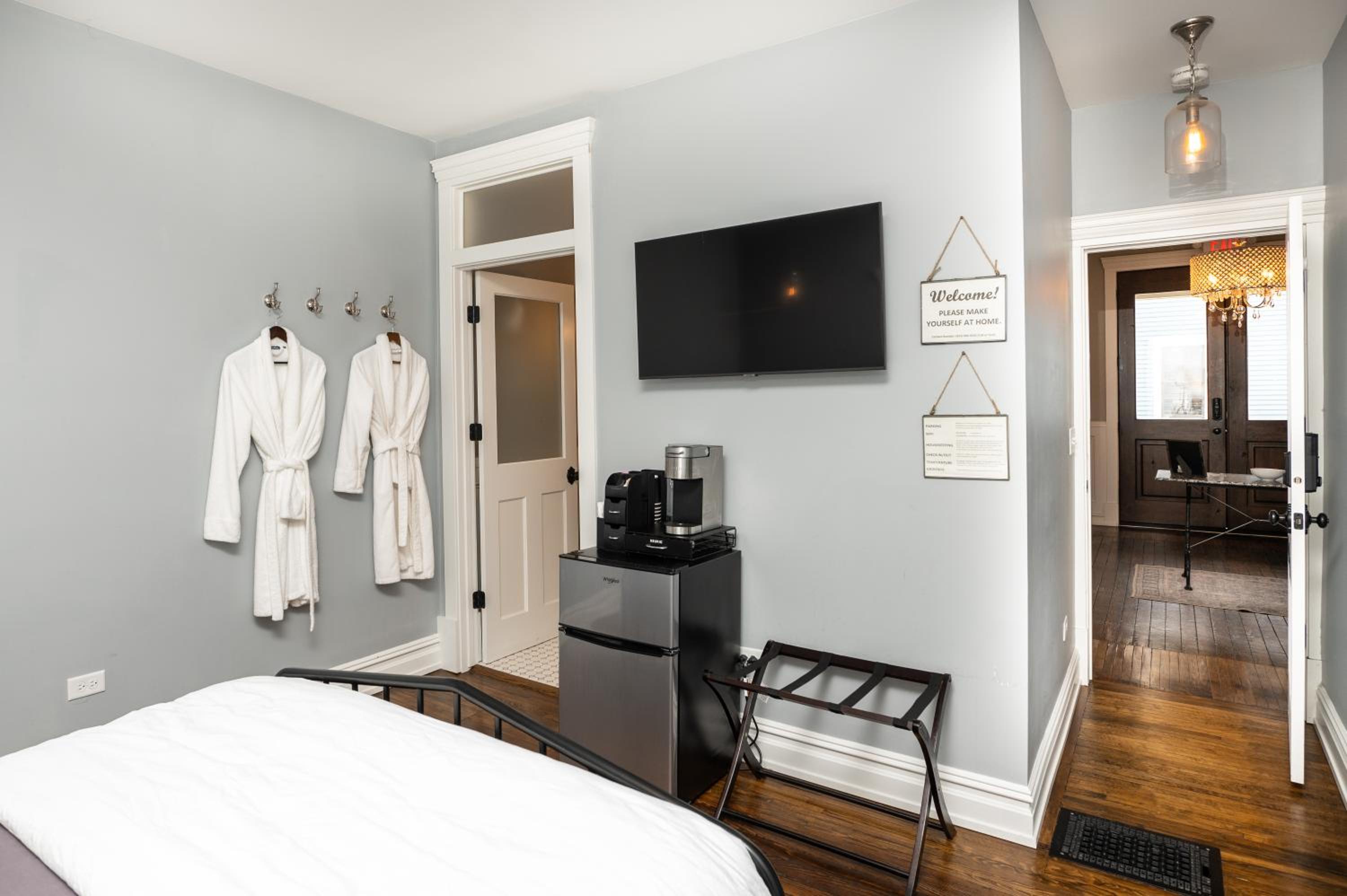 Queen Suite photo 3