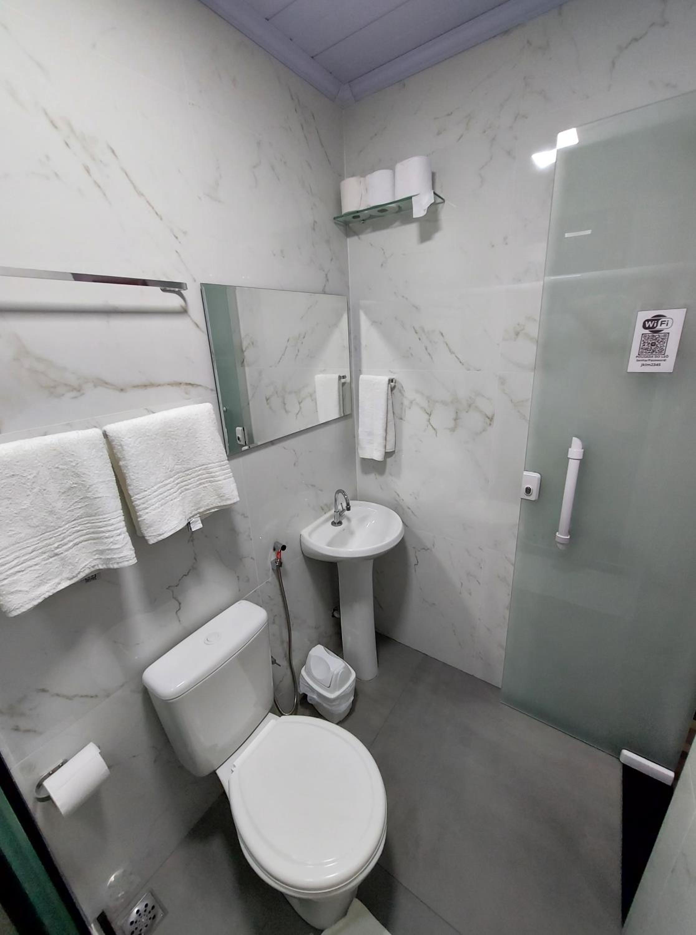 Suite - Photo 5