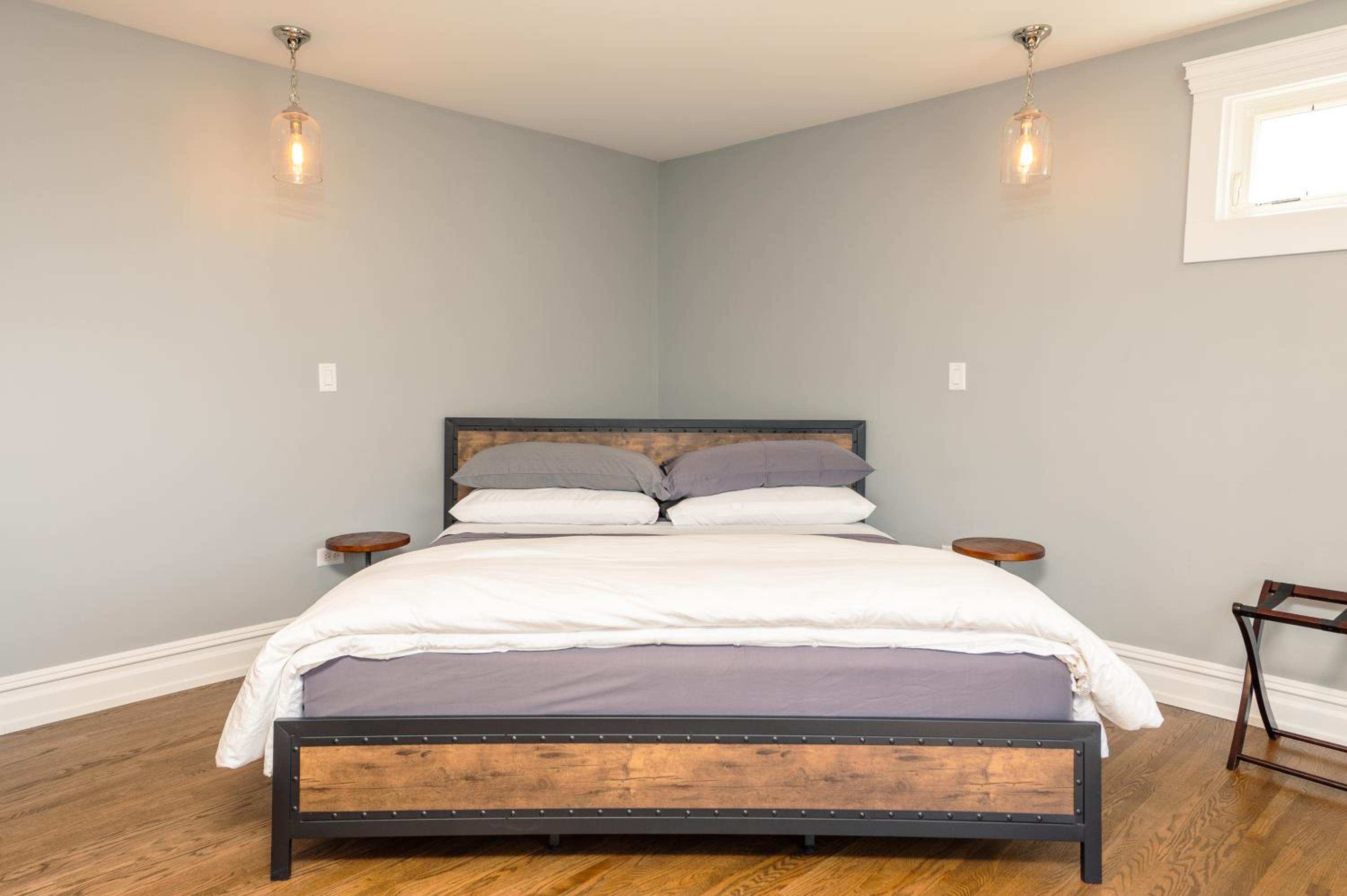 Deluxe King Suite photo 2