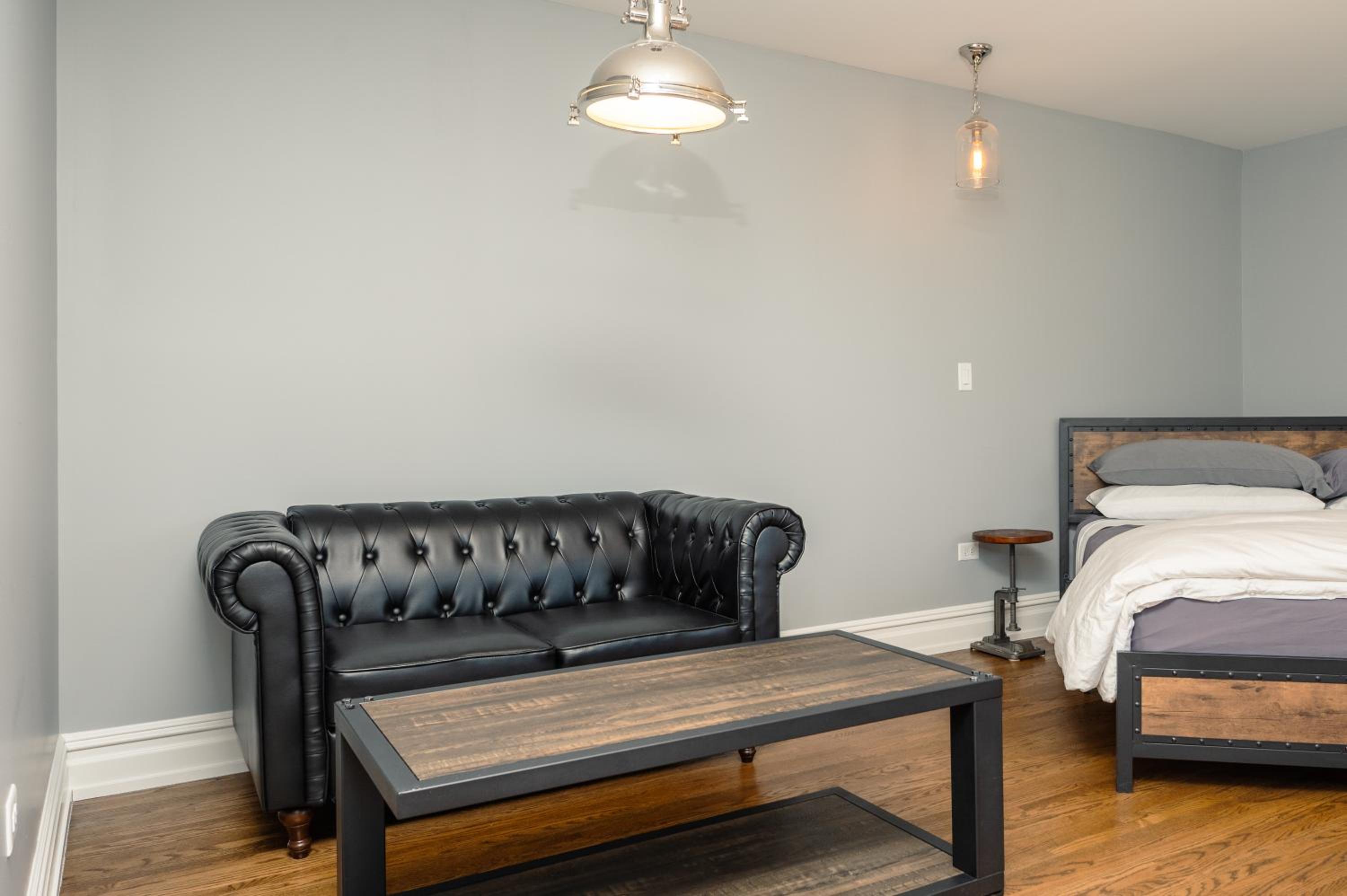 Deluxe King Suite photo 3