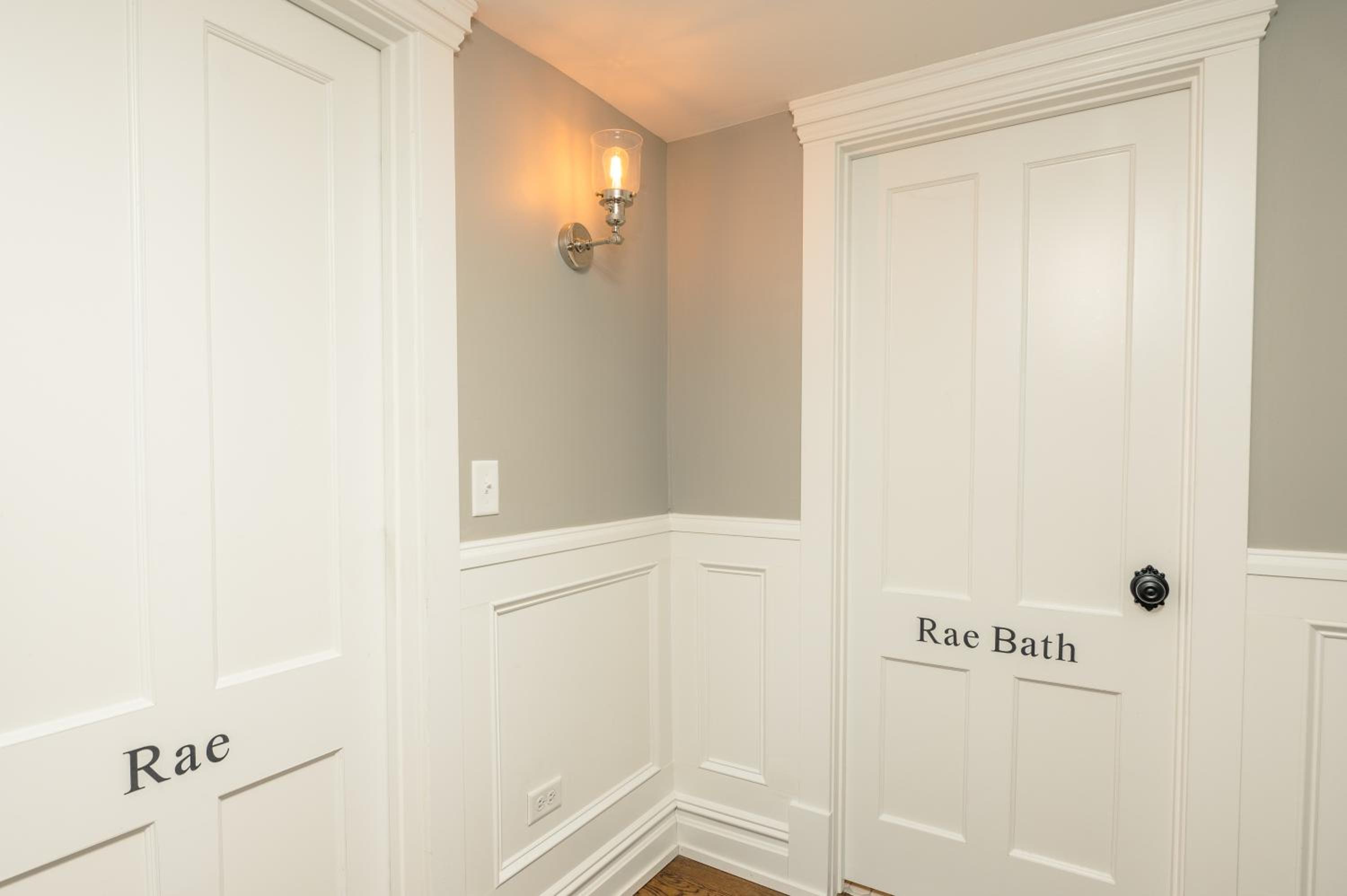Queen Suite photo 1