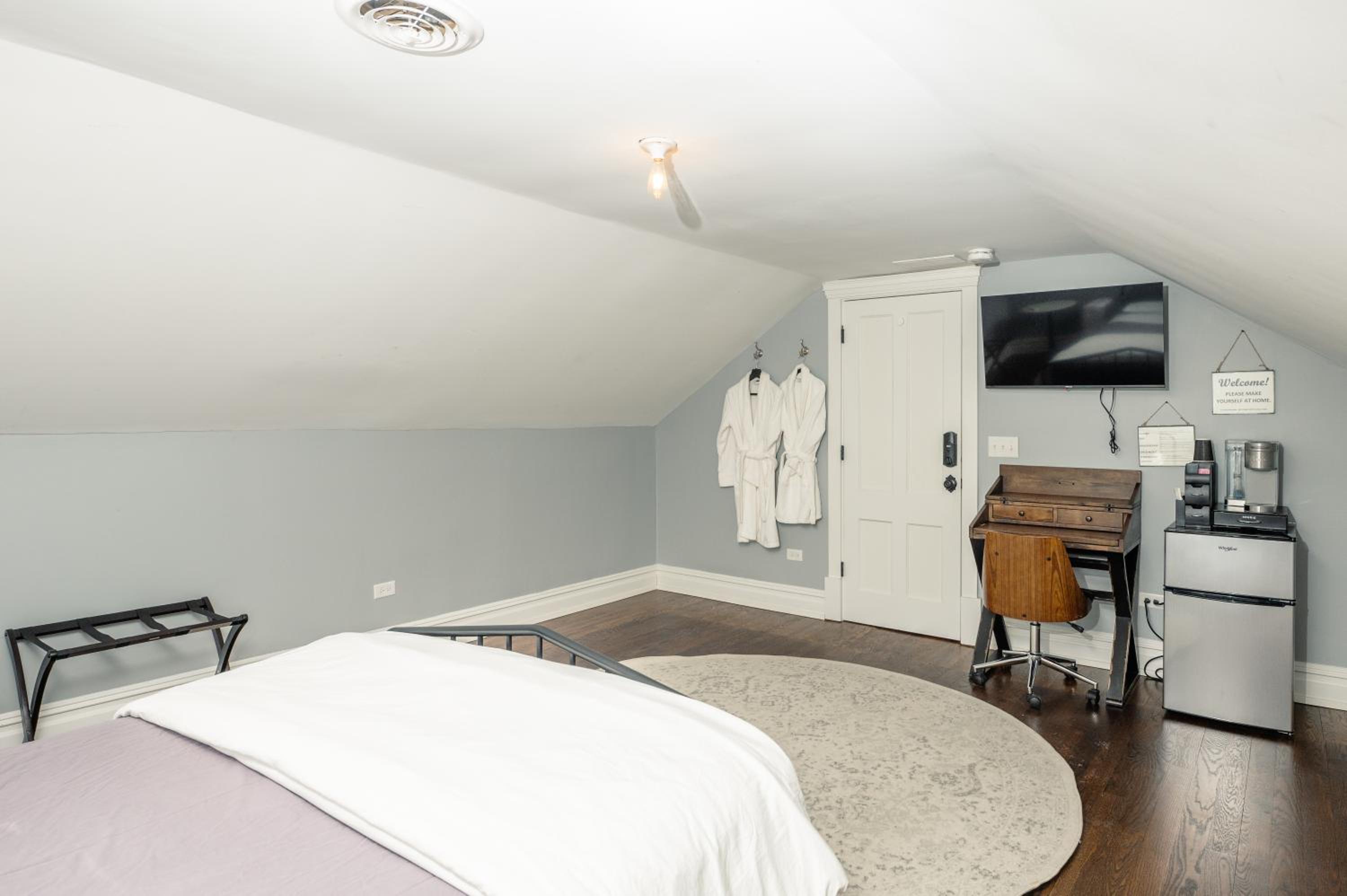 Queen Suite photo 1