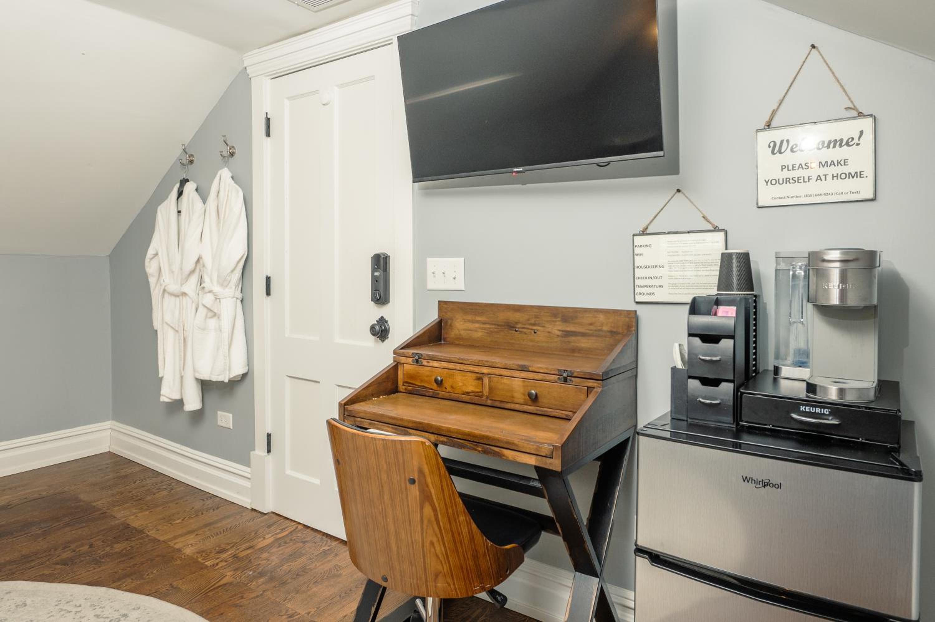 Queen Suite photo 3