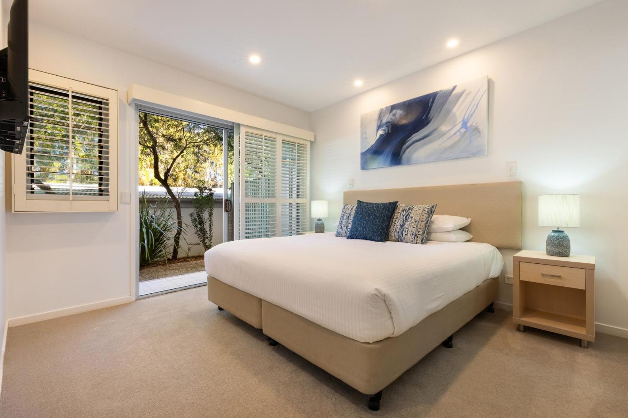 One-Bedroom Apartment with Garden View photo 2