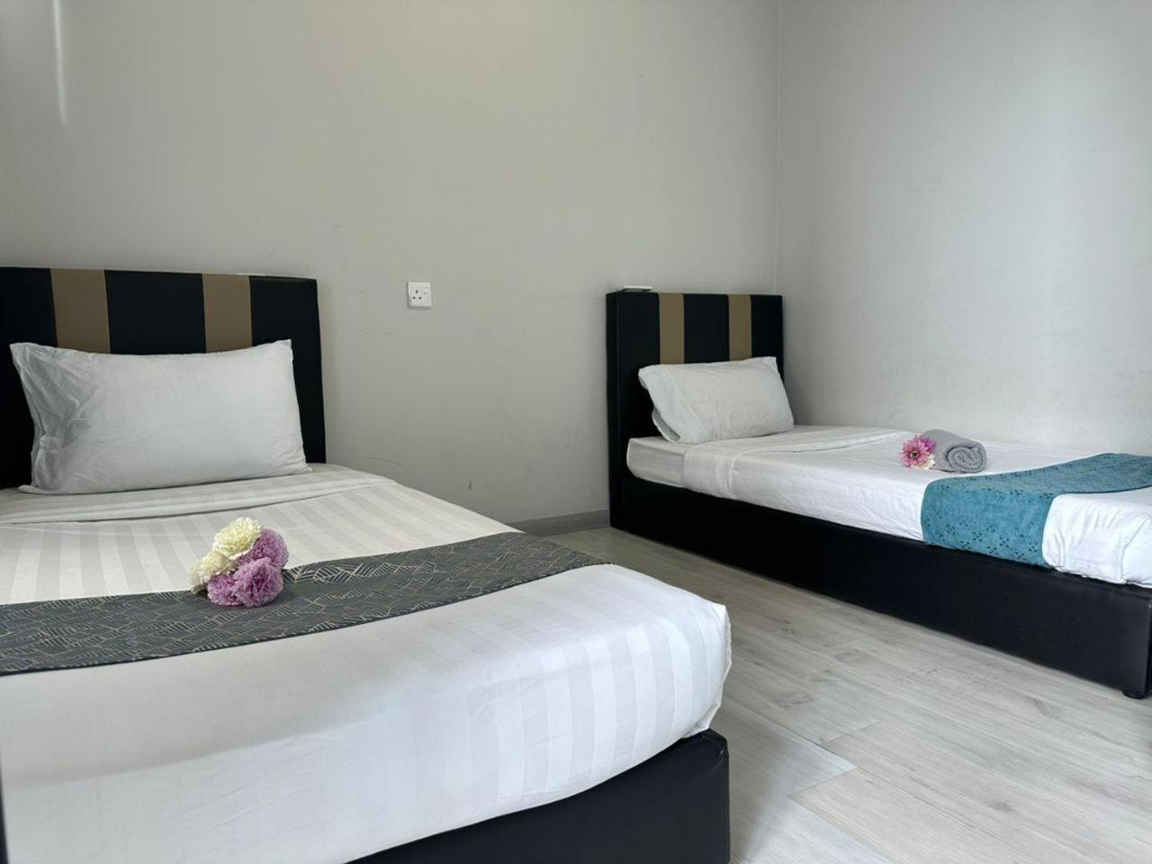 Family Room - Photo 7