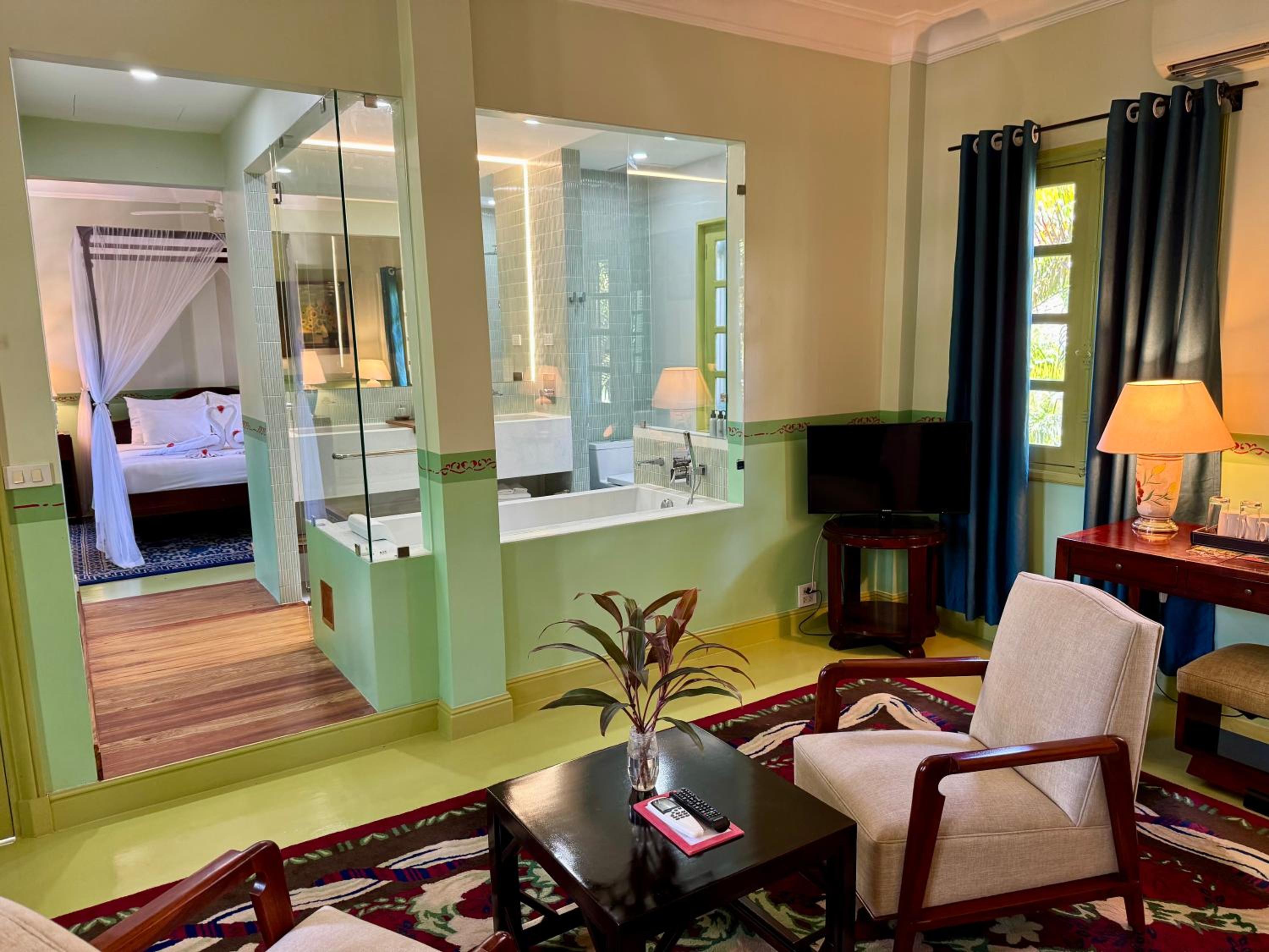 Heritage Suite with Bathtub  - Photo 2