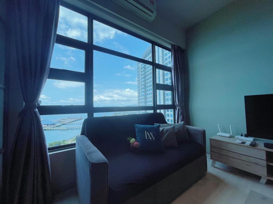 Two-Bedroom Apartment with Sea View - Photo 1
