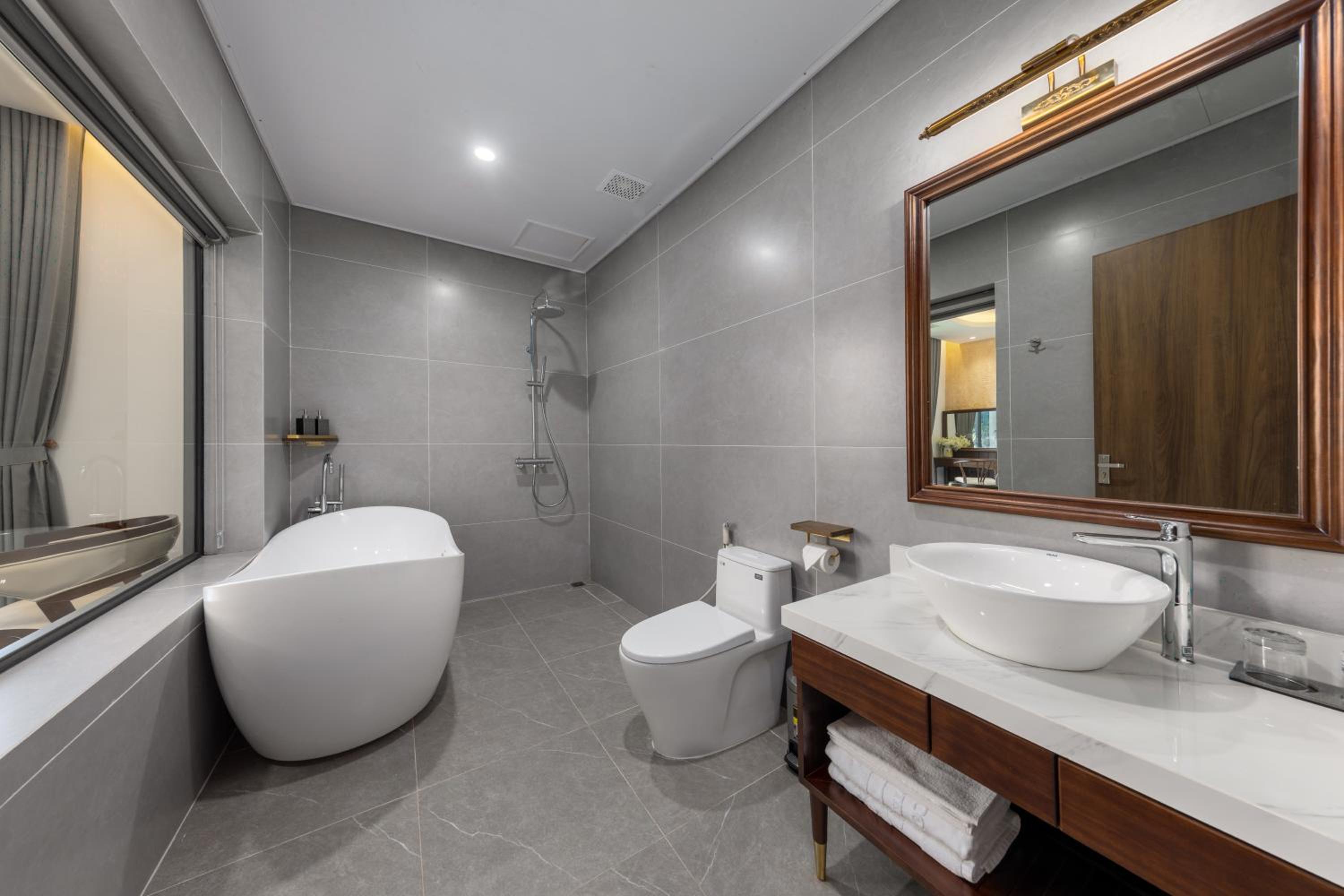 King Room with Balcony photo 3