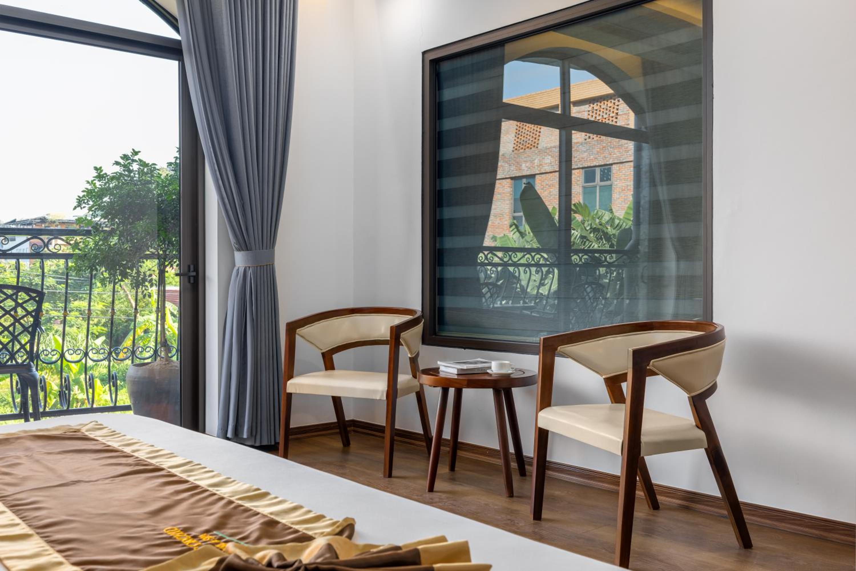 King Room with Balcony photo 2
