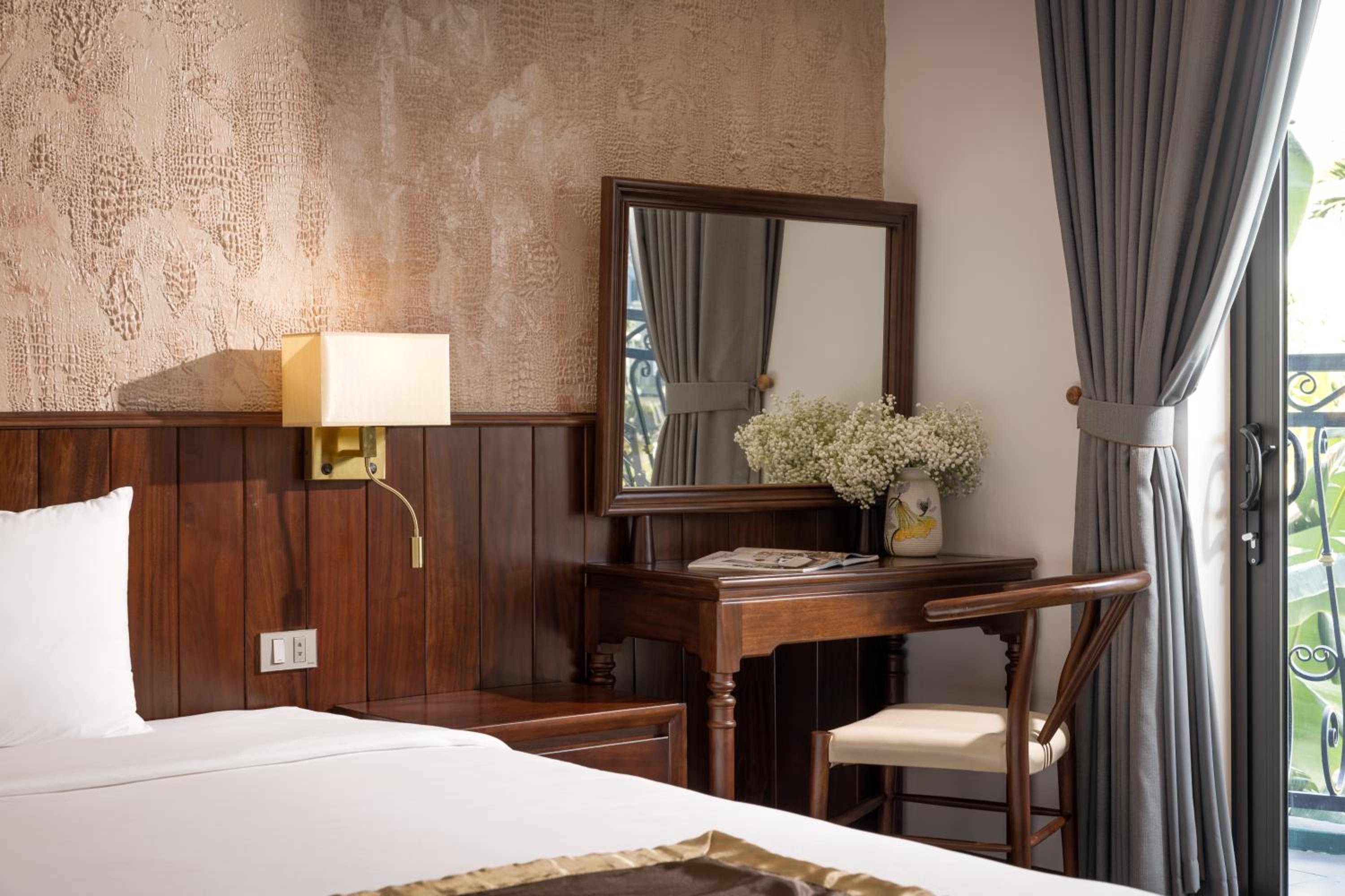 King Room with Balcony