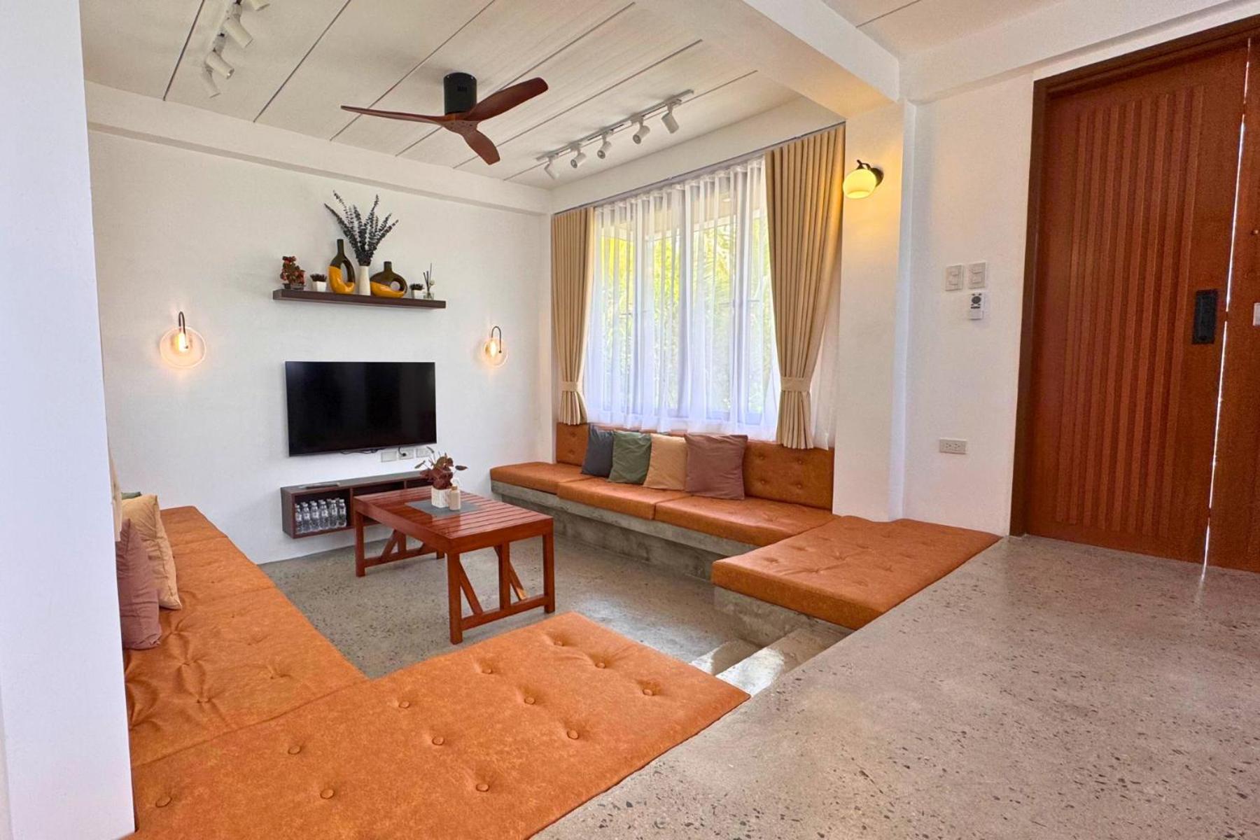 Suite with Pool View