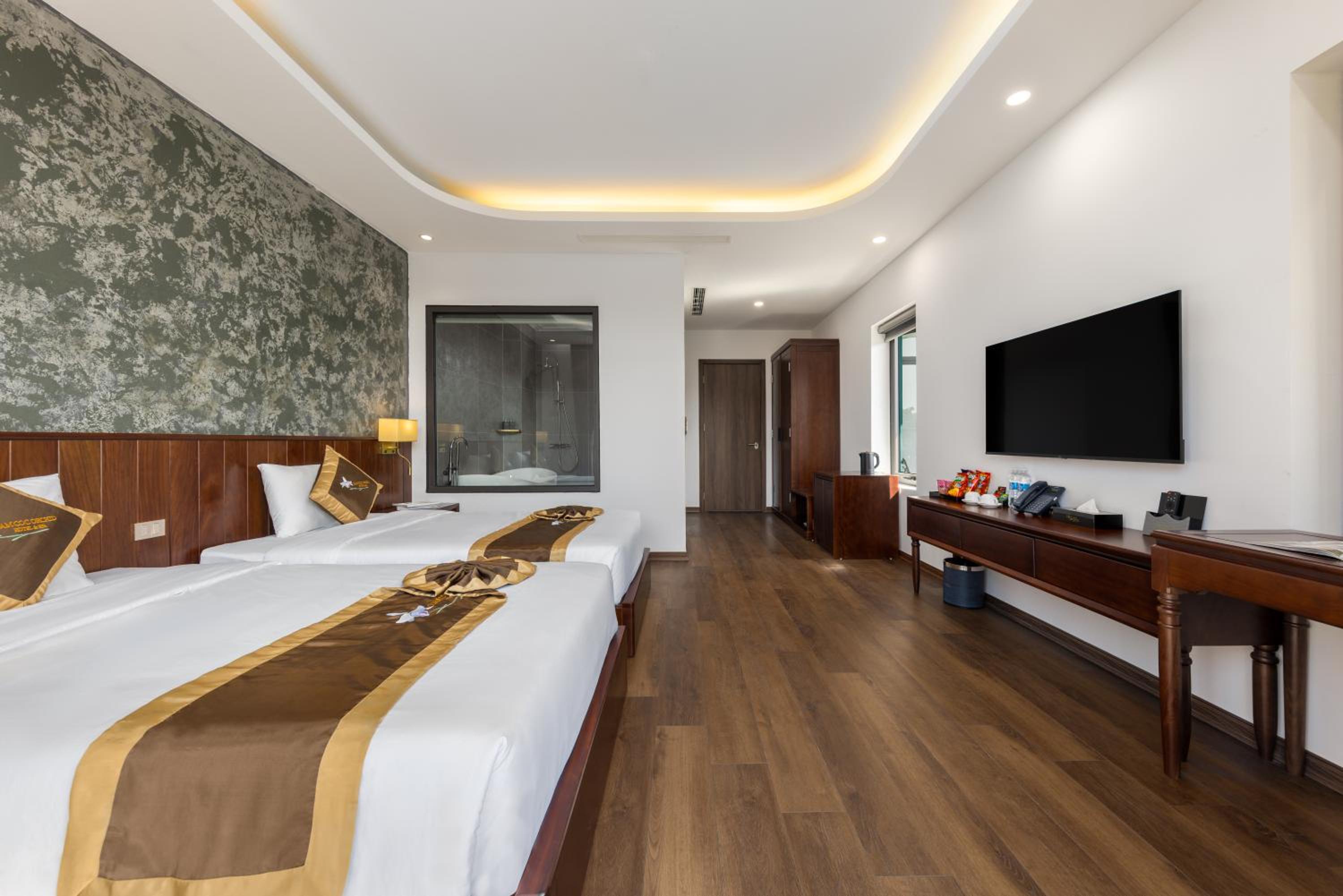 Twin Room with Bath photo 3