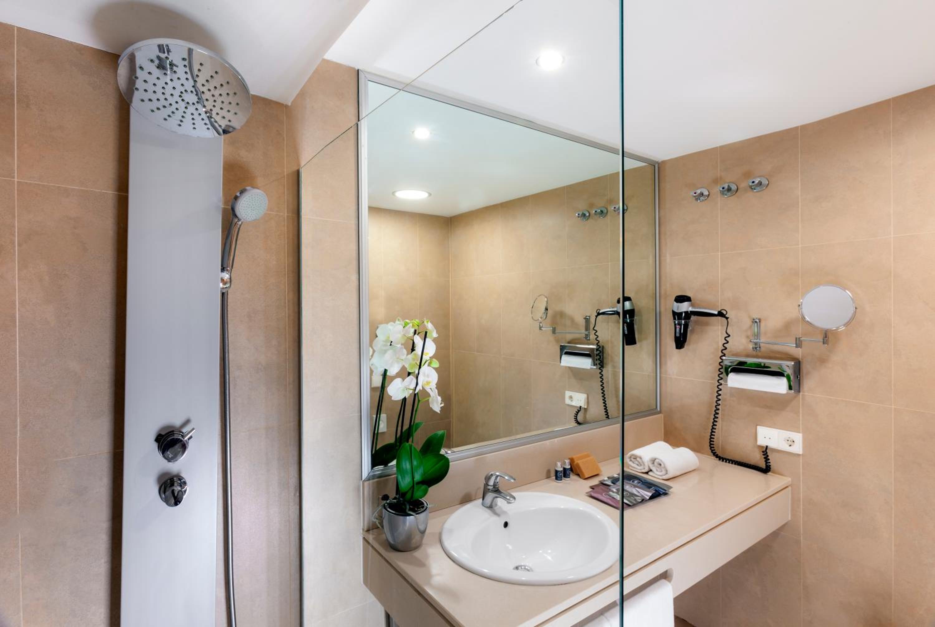 Superior Twin Room photo 2