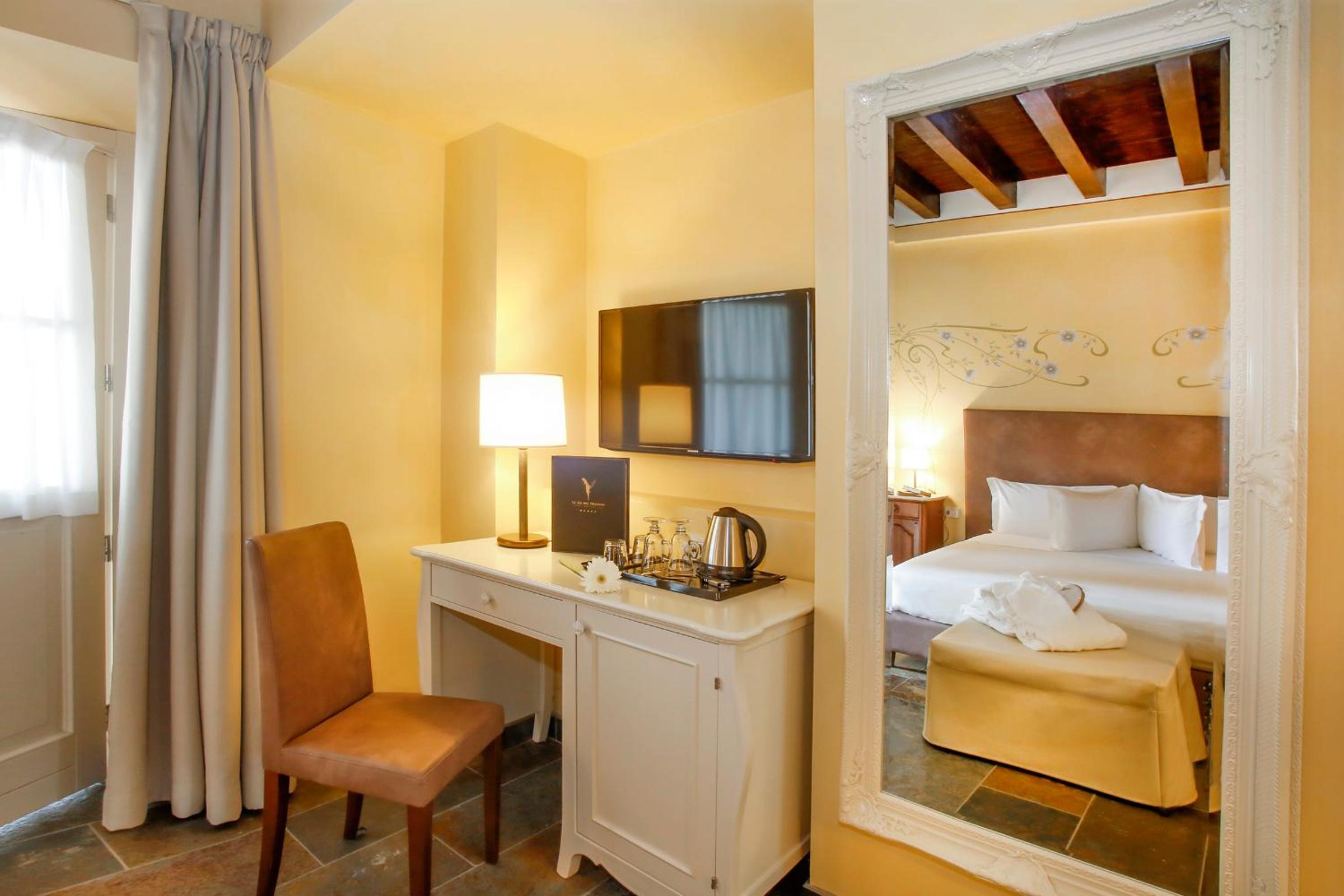 Comfort Triple Room with Garden View photo 2