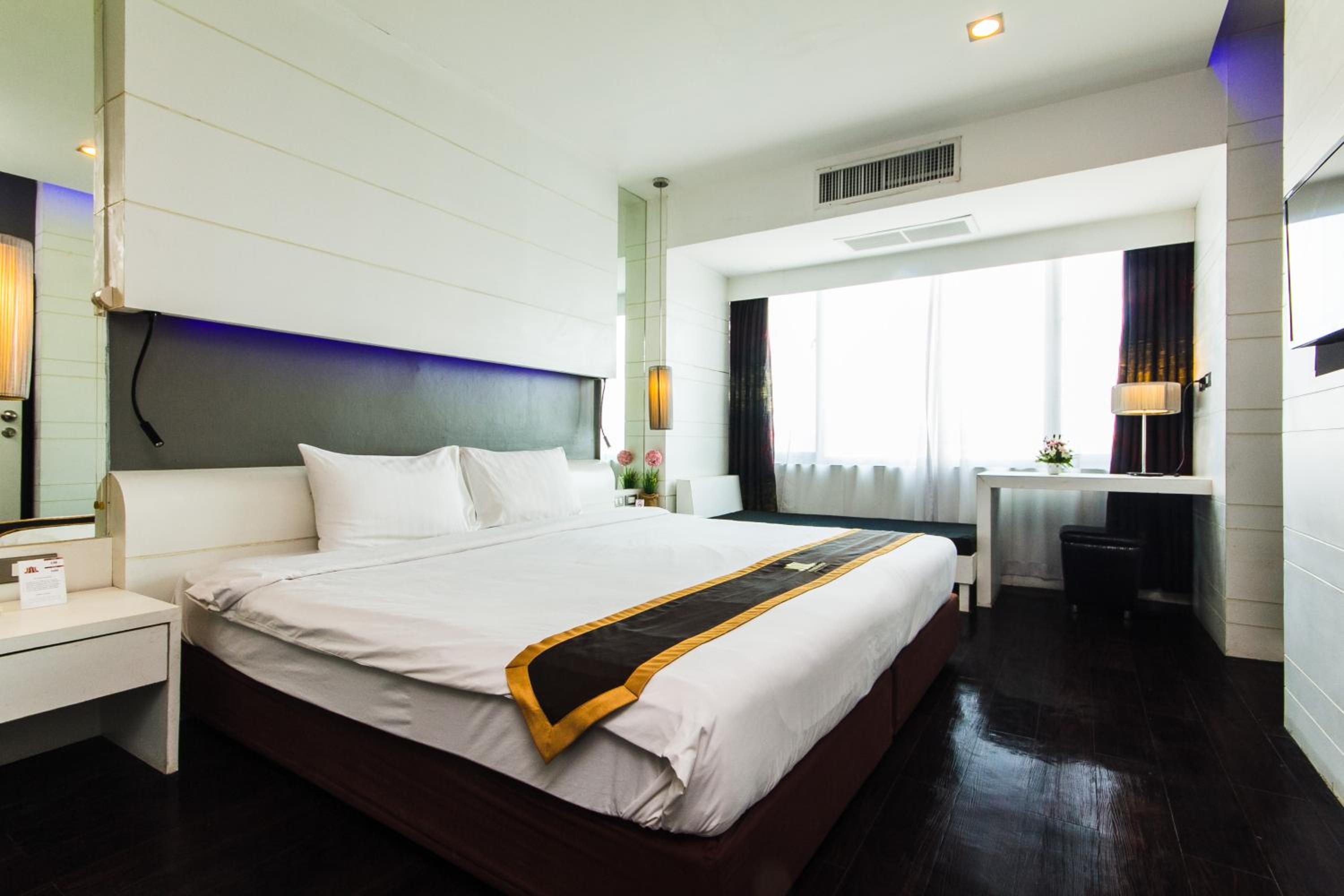 Superior King Room photo 2