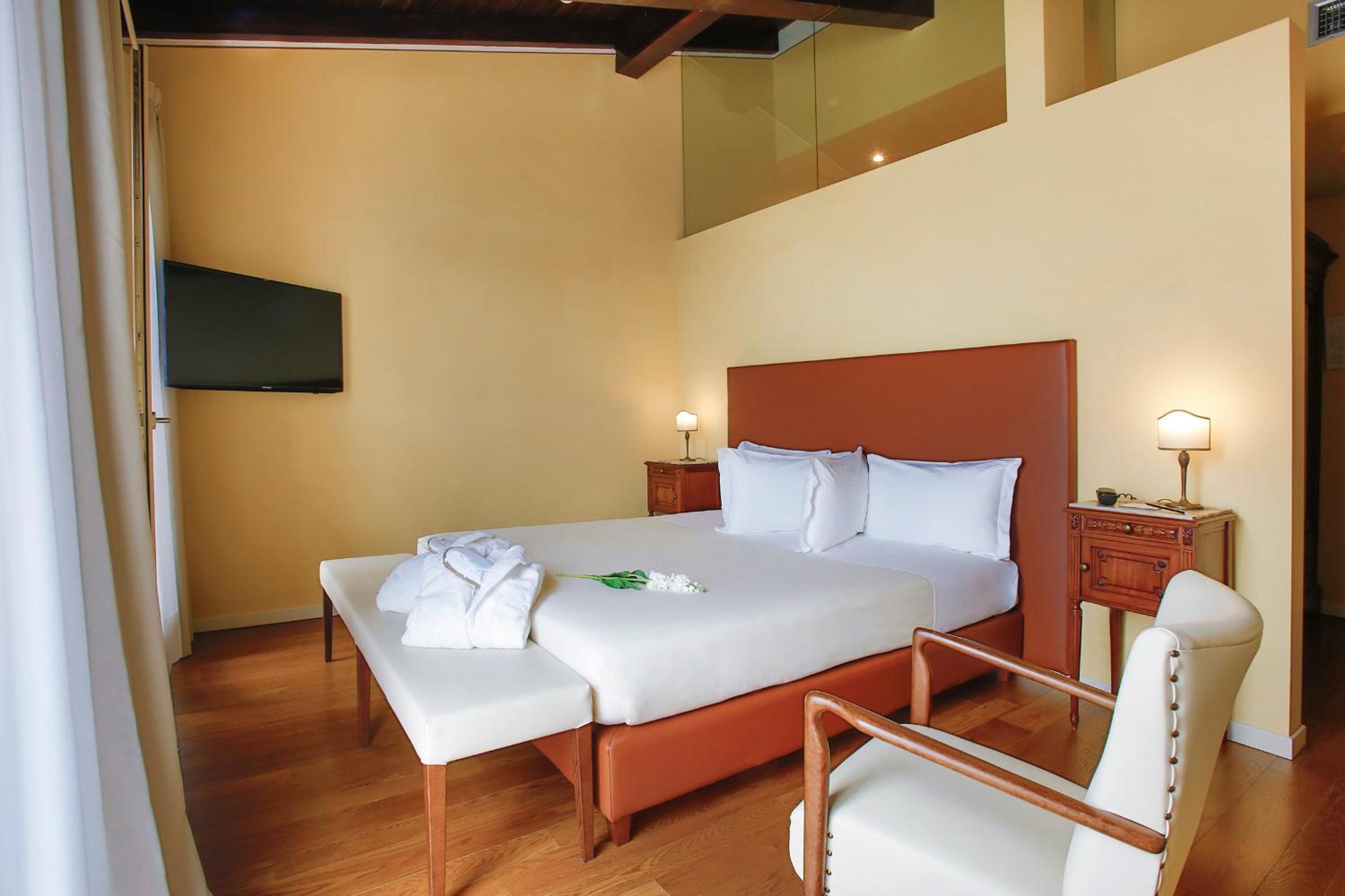 Double Room with Lake View photo 3