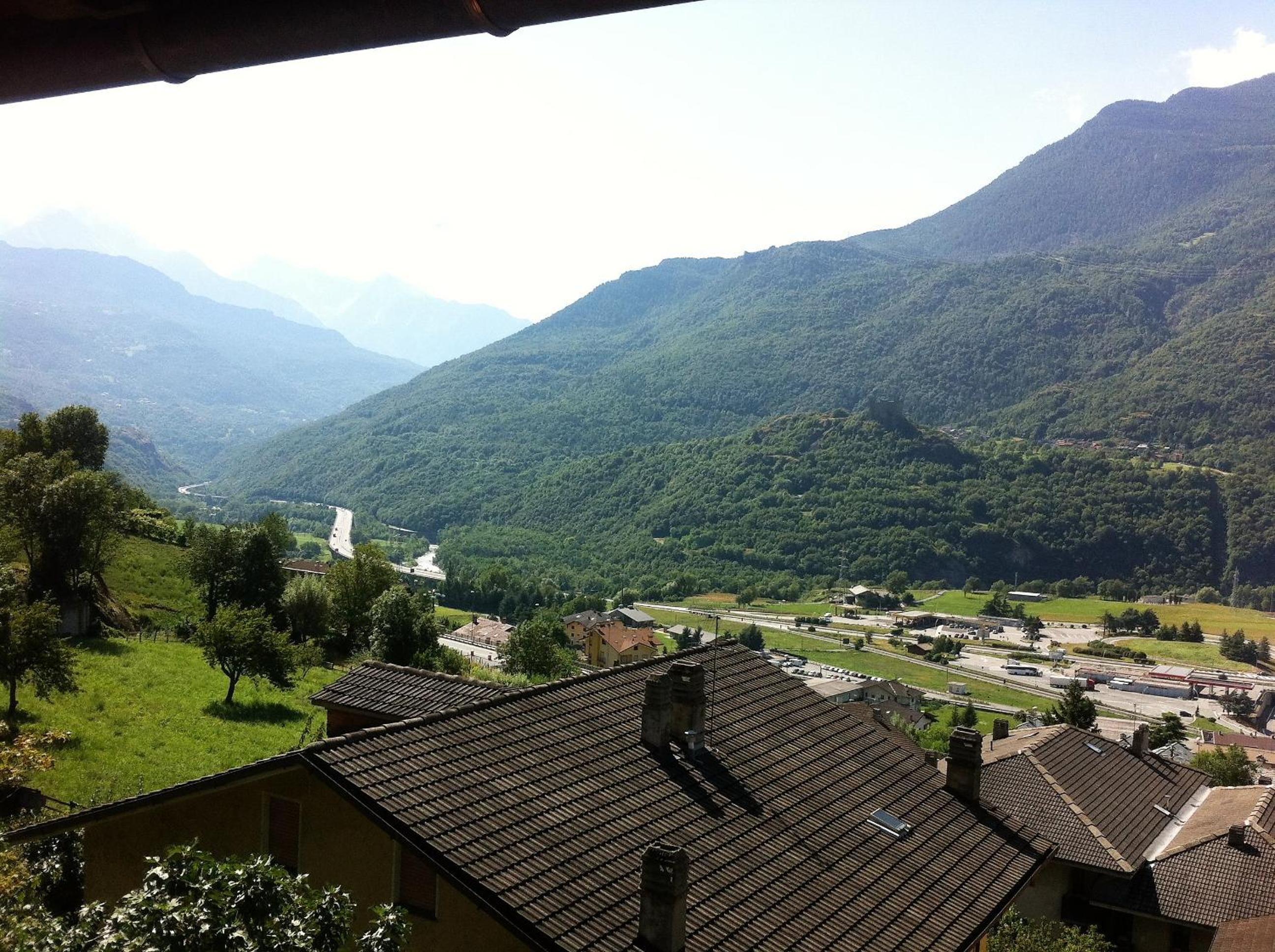 Double Room with Mountain View - Photo 3