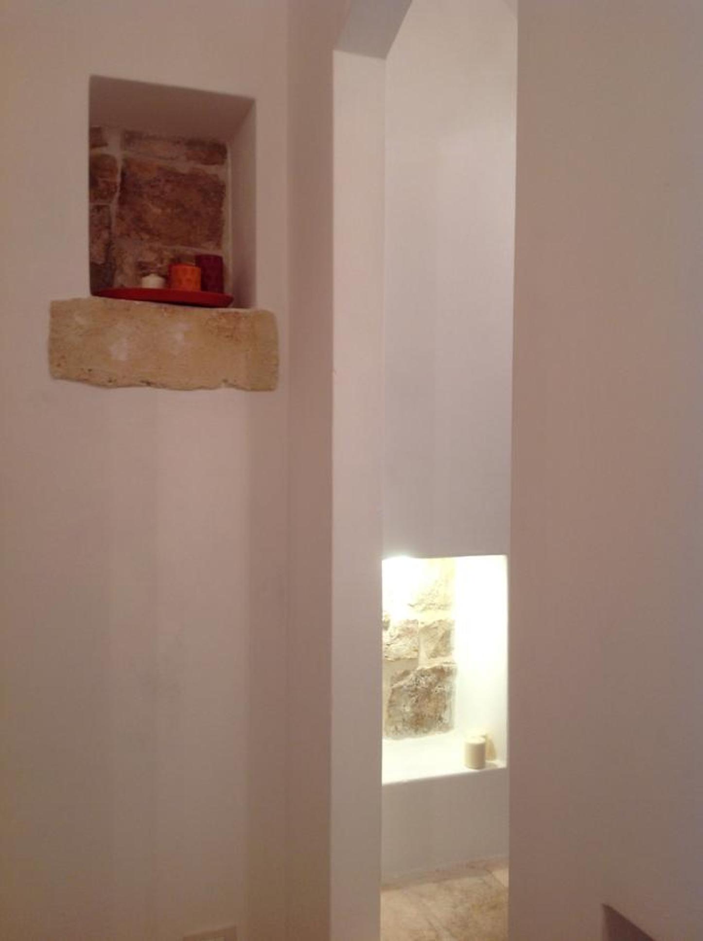 One-Bedroom House - Photo 8