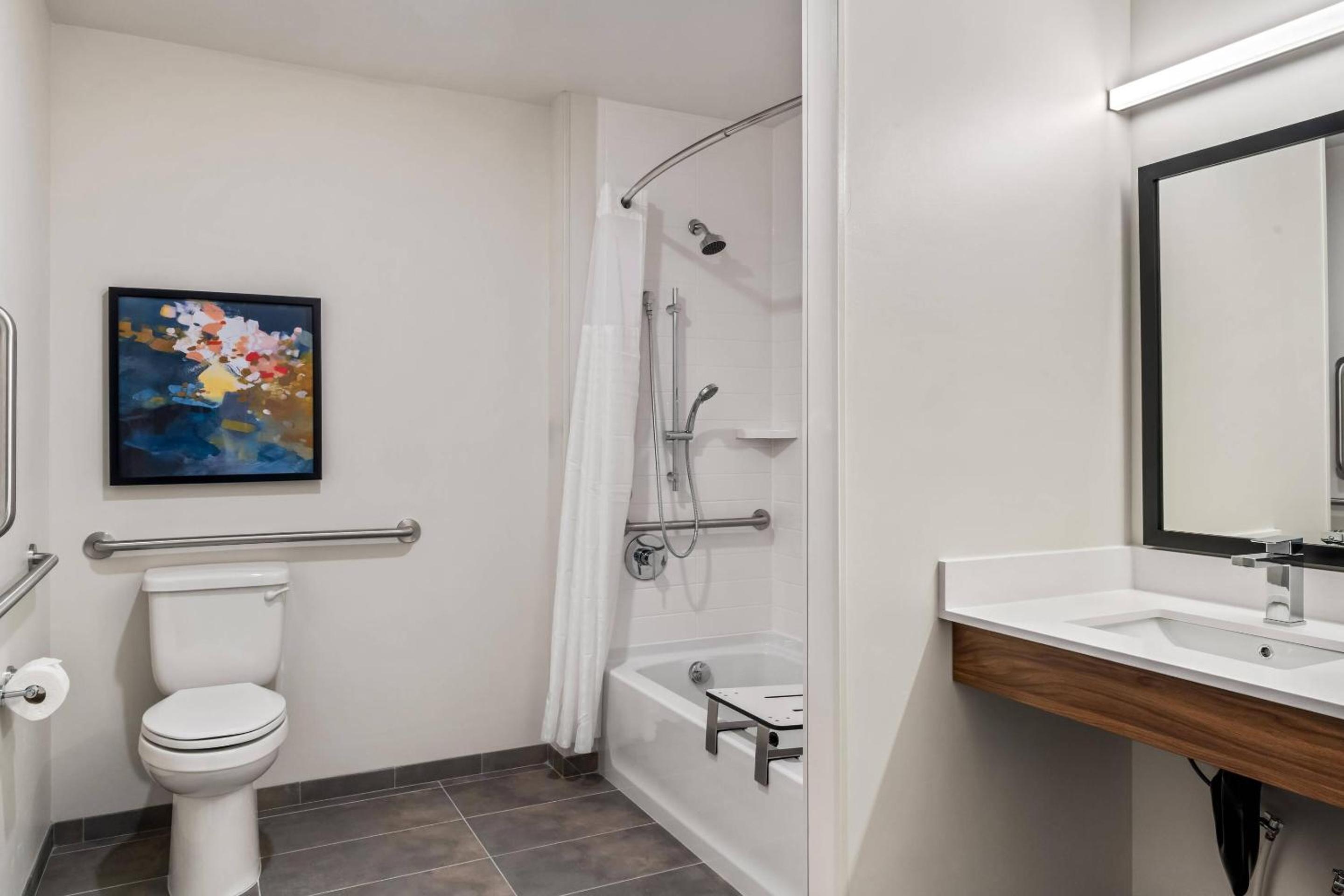 King Suite with Sofa - Disability Access/Non Smoking photo 1