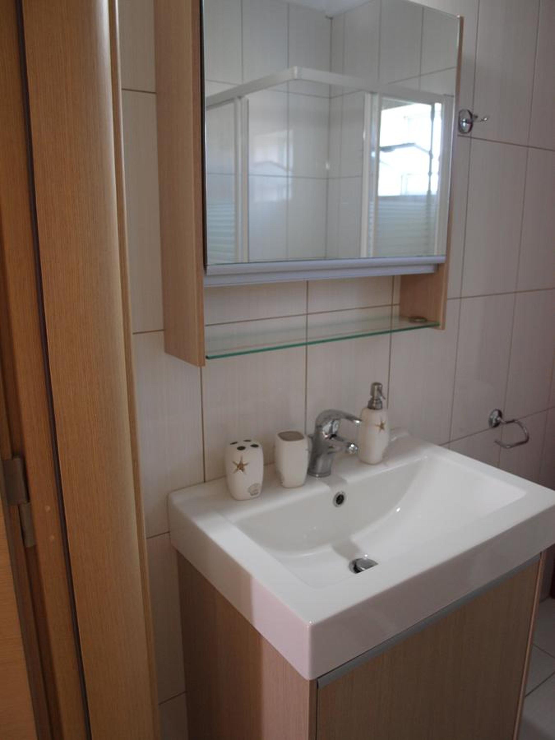 Apartment with Balcony - Photo 5