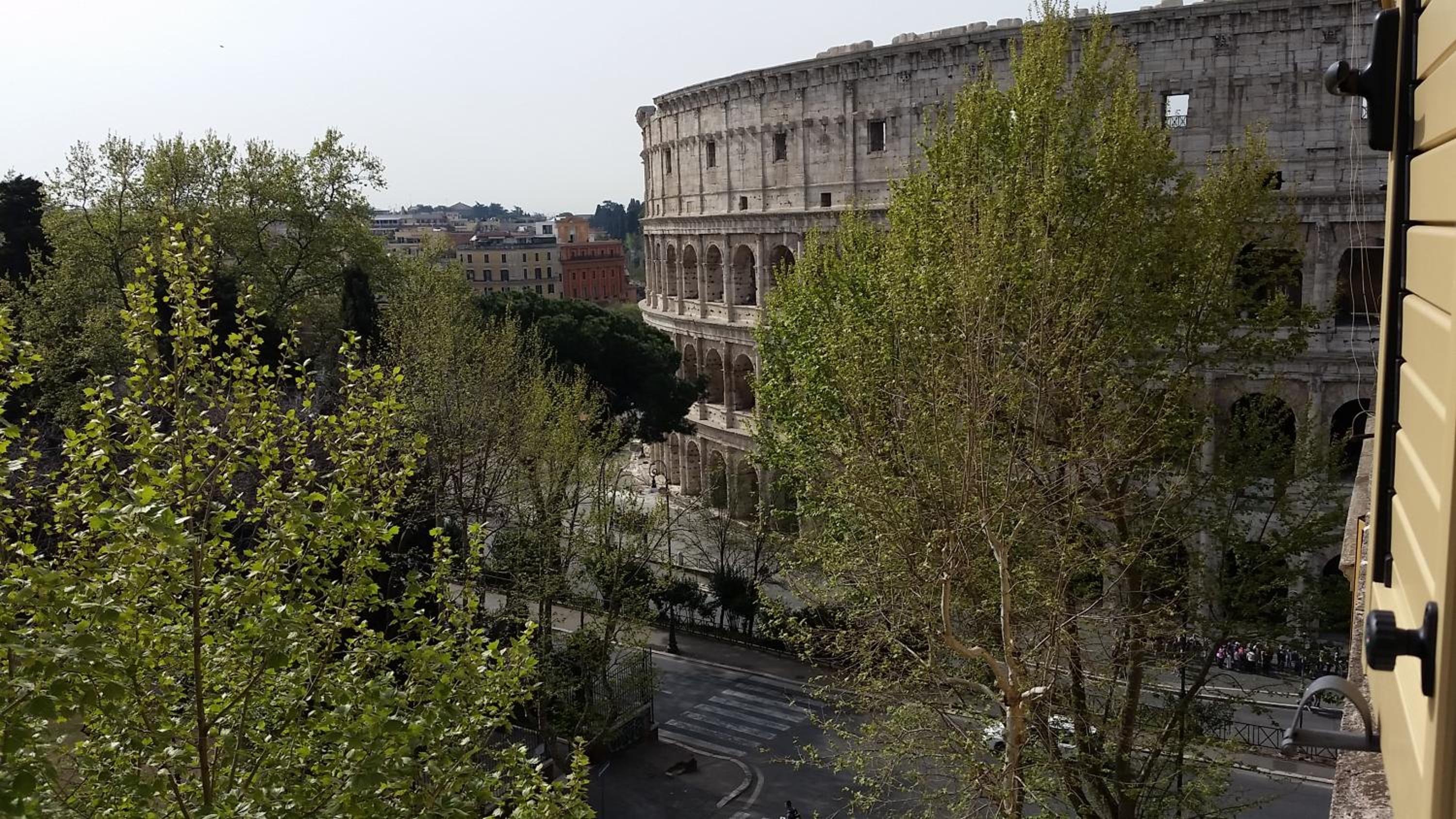 Deluxe Double Room with Coliseum View photo 2