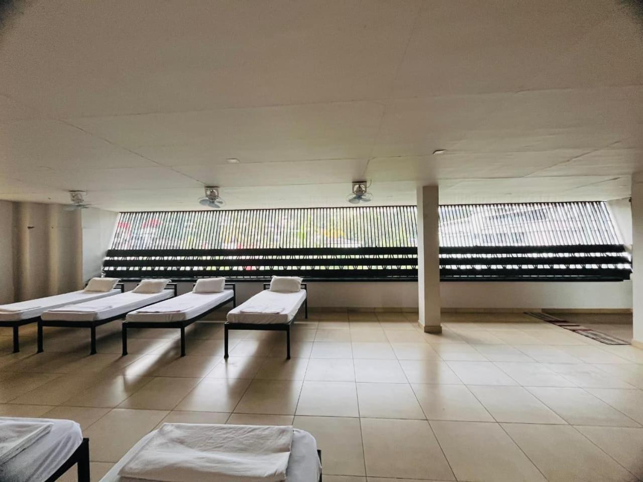 10-Bed Mixed Dormitory Room