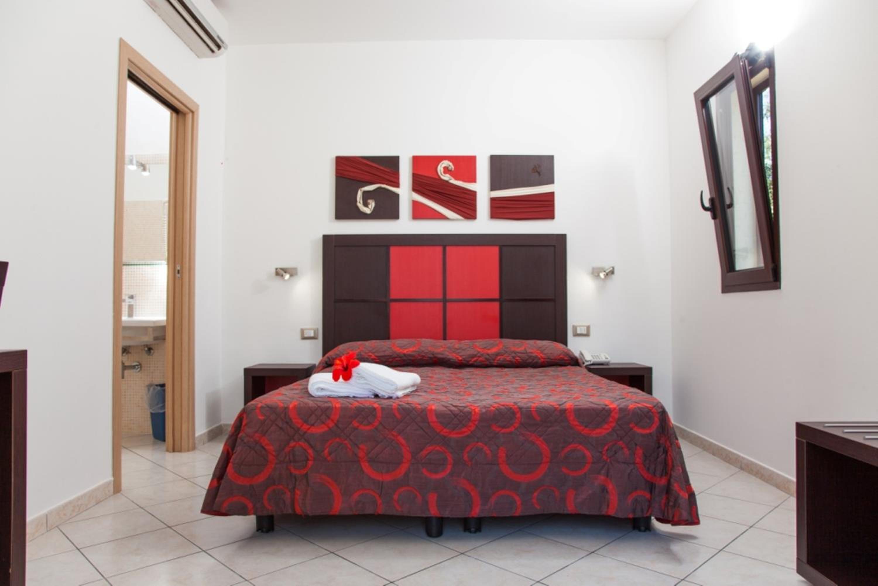 Economy Double Room photo 3