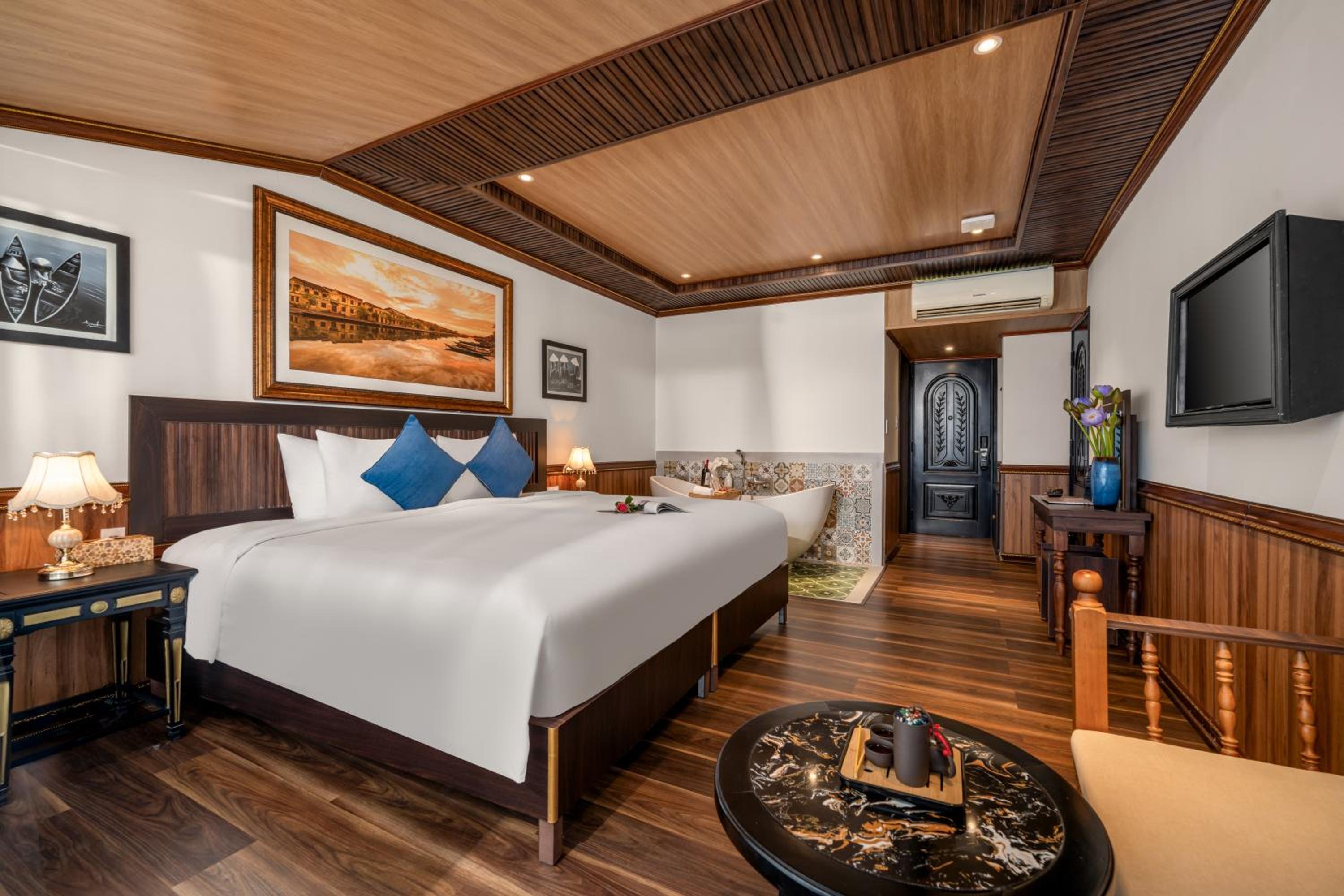 Signature Suite Connecting Room with City View