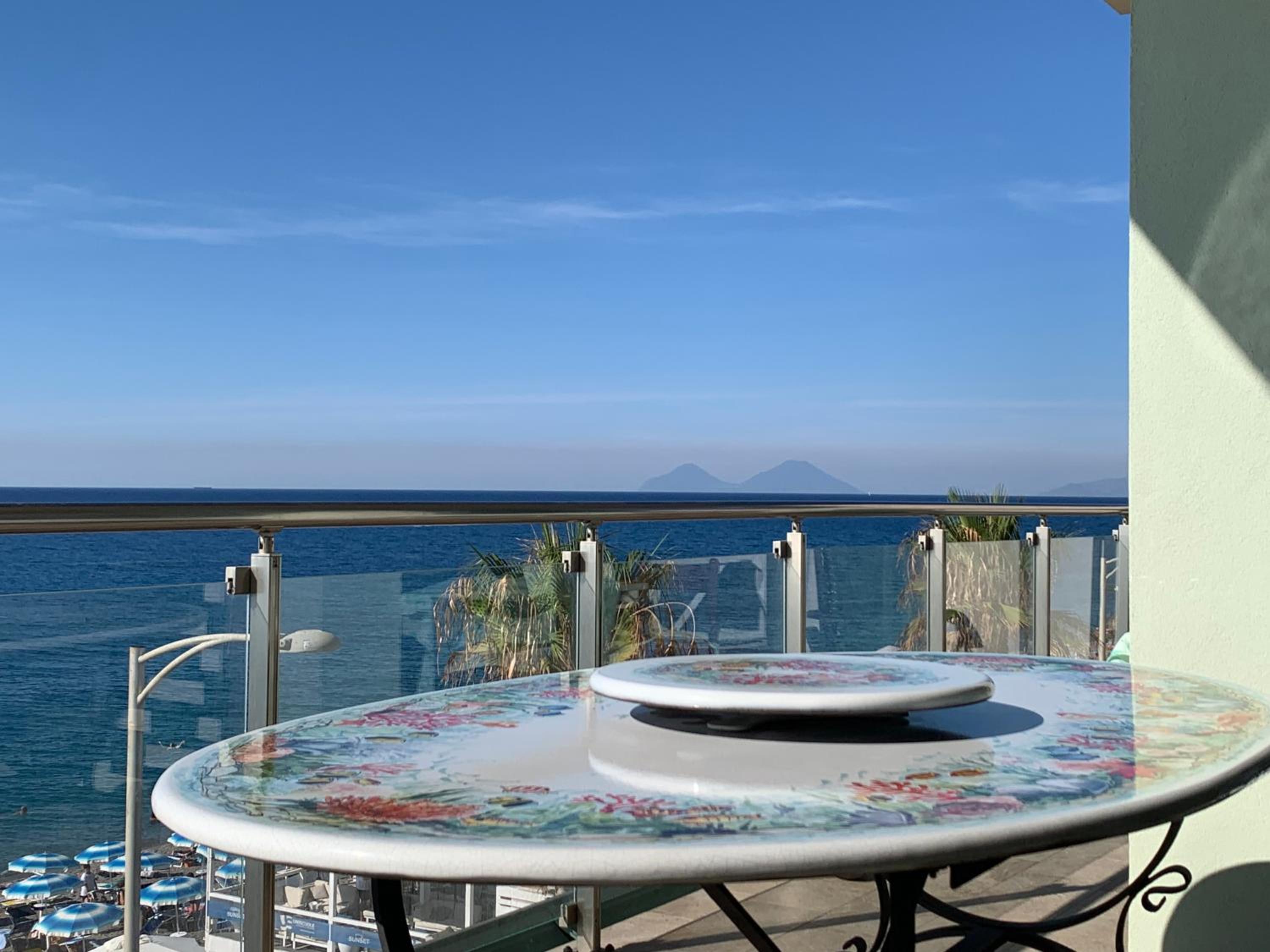 One-Bedroom Apartment with Sea View and Terrace photo 1