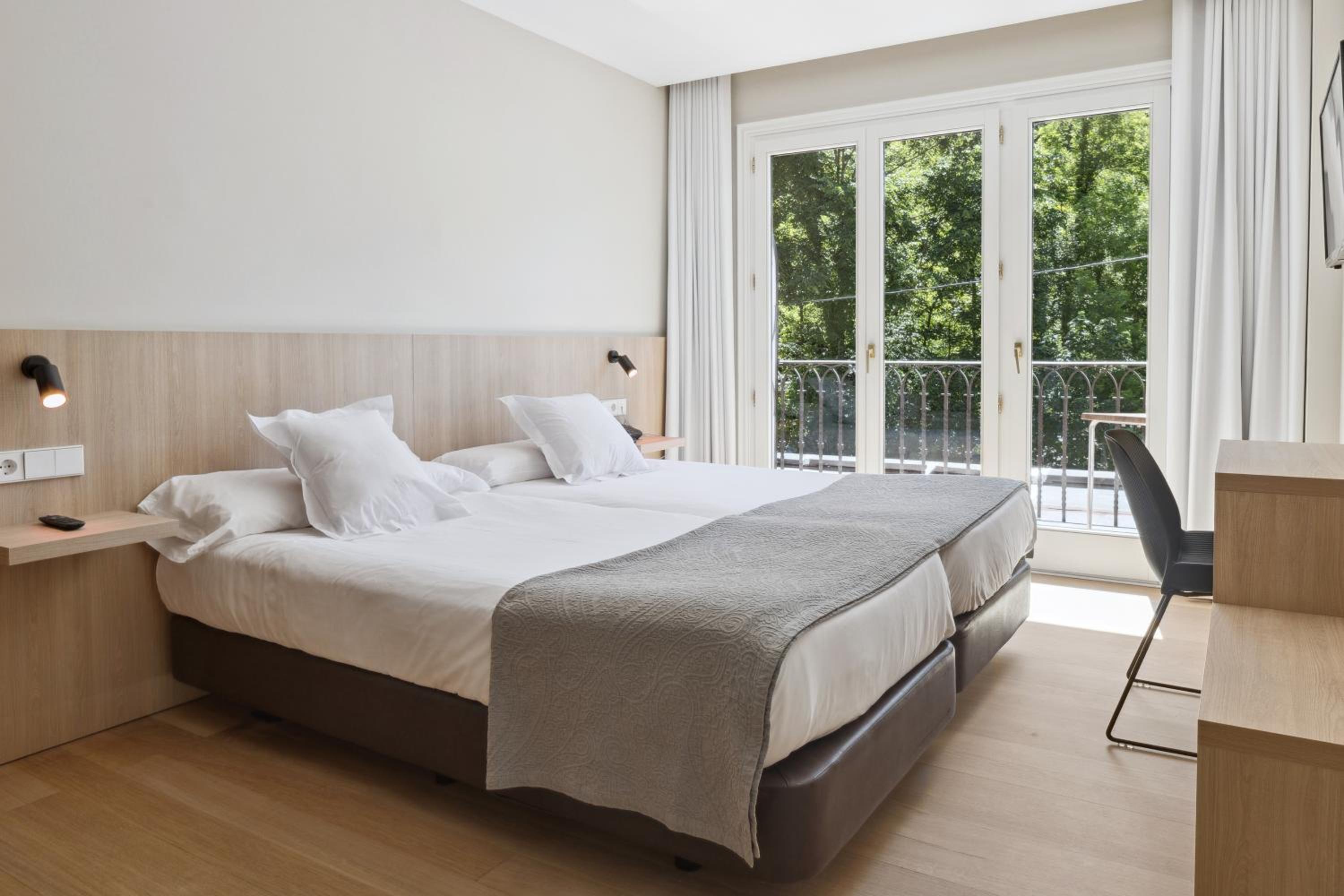 Twin Room with Terrace - Photo 1