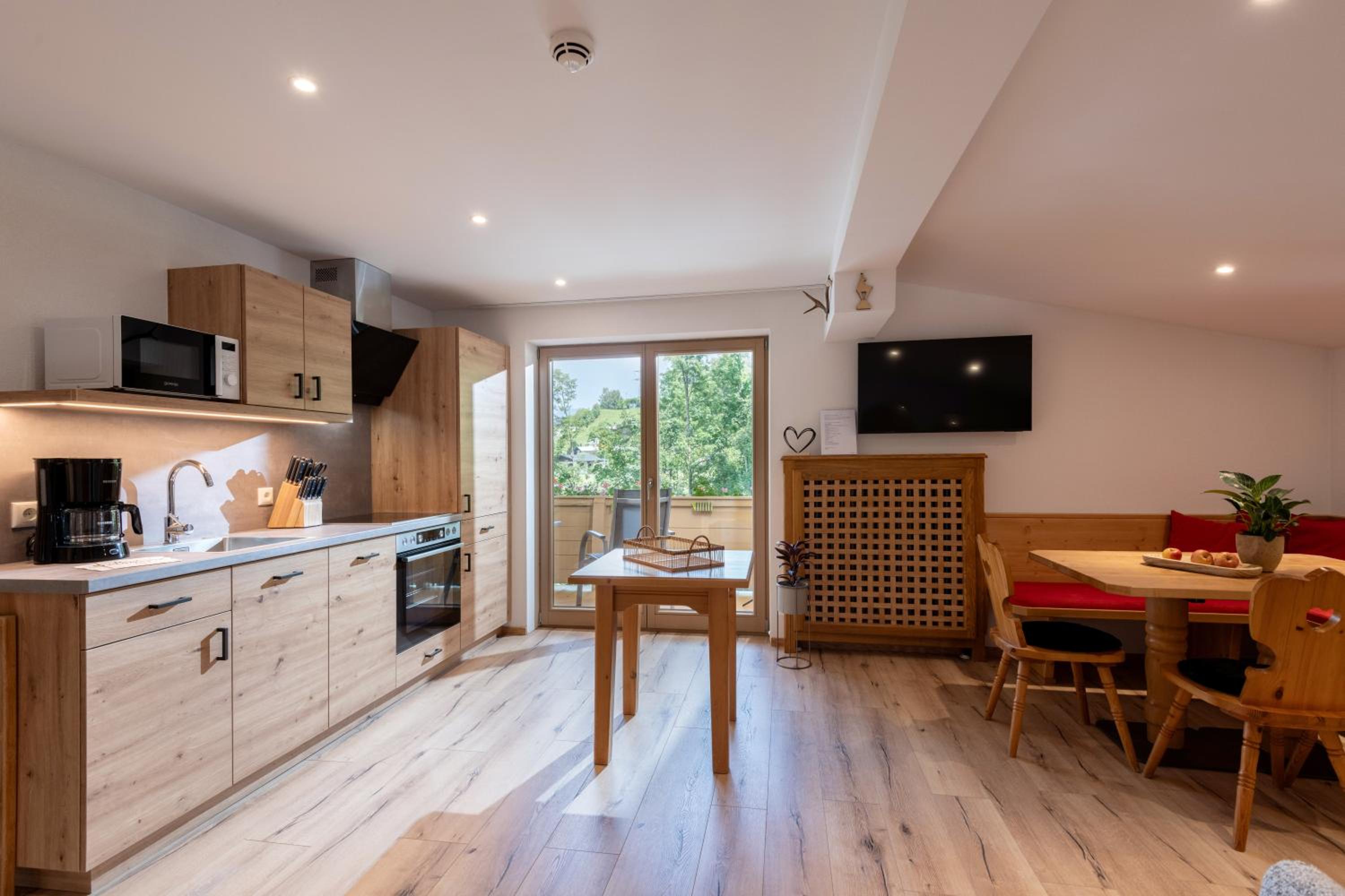 Two-Bedroom Apartment with View photo 2