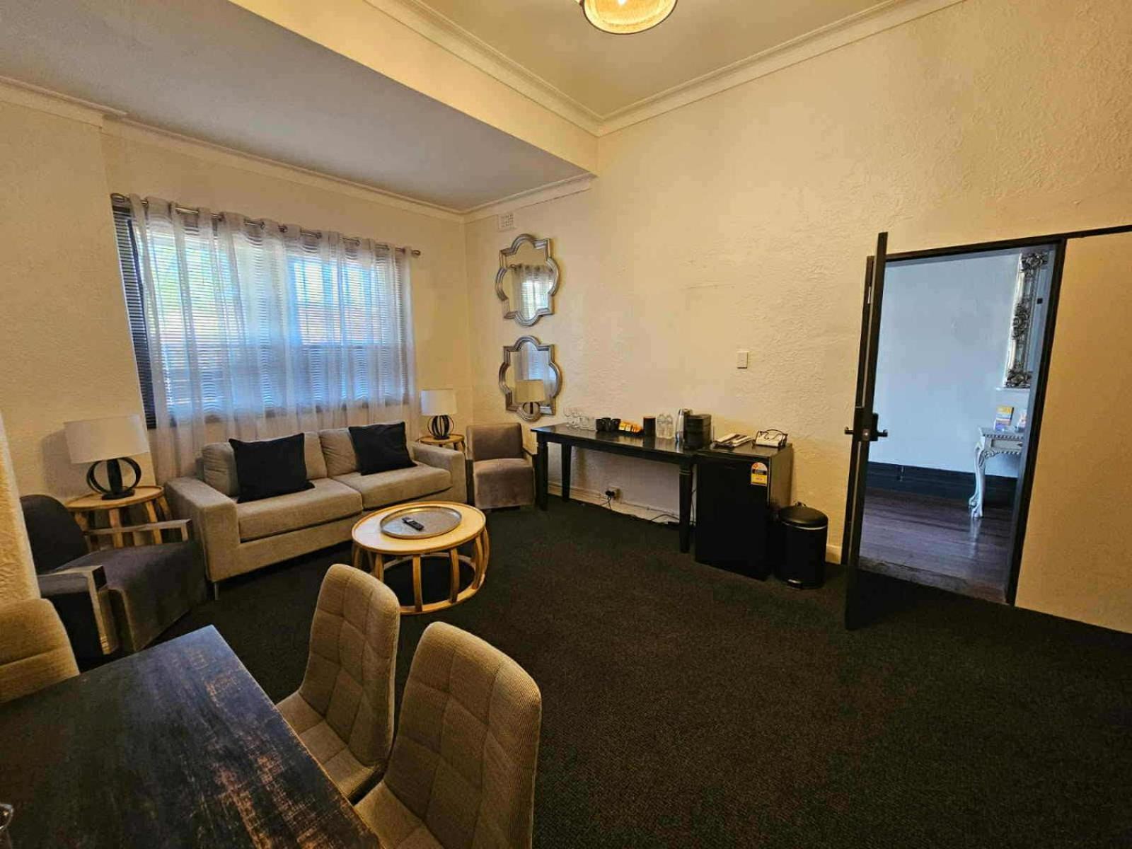 Deluxe King Suite
